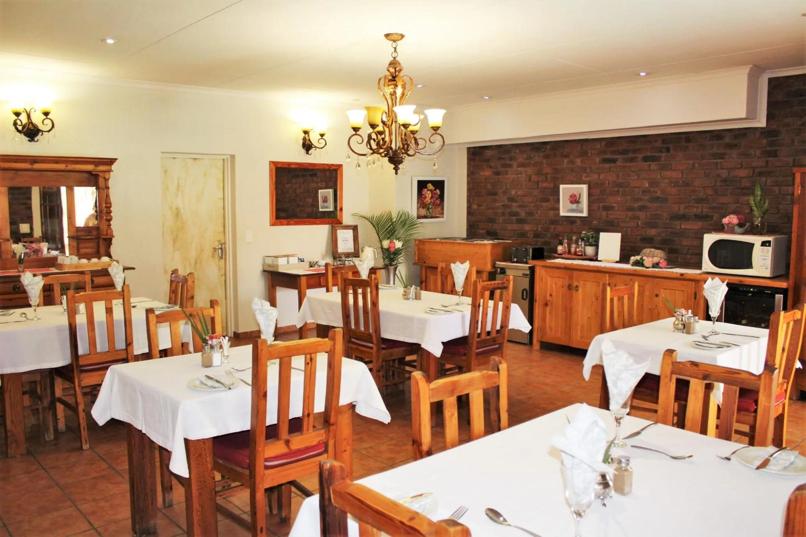 Restaurant/places to eat in Ngwenya Boutique Hotel