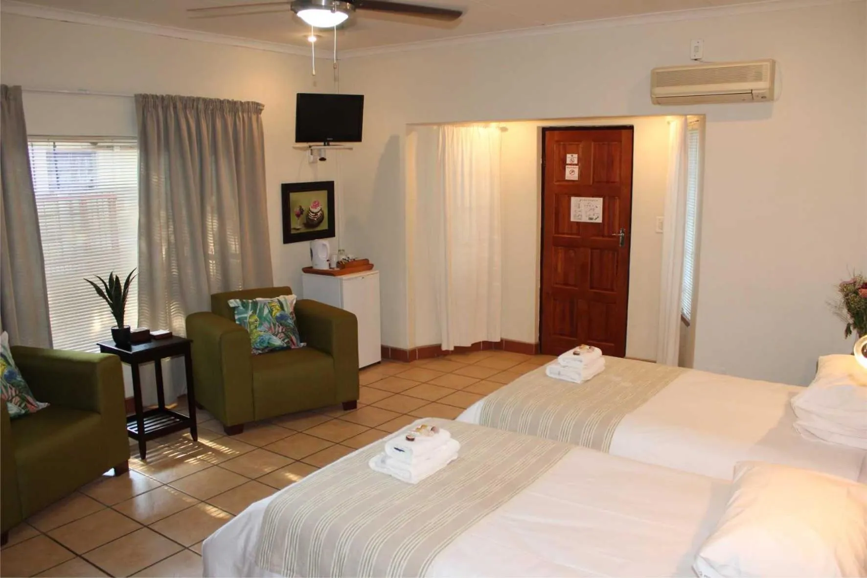 Bedroom, Bed in Ngwenya Boutique Hotel