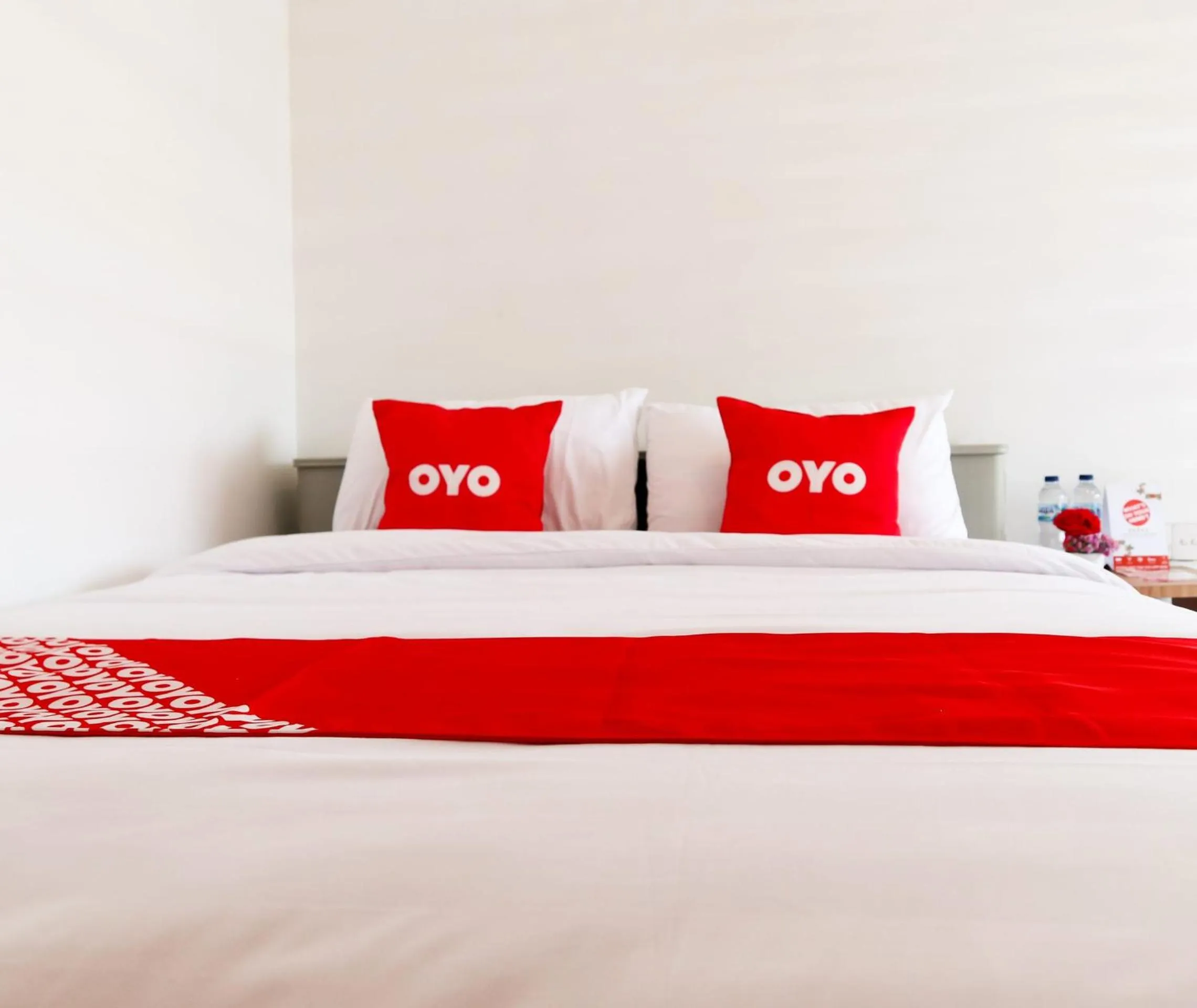 Bedroom in Hotel O Monalisa Residence And Cafe