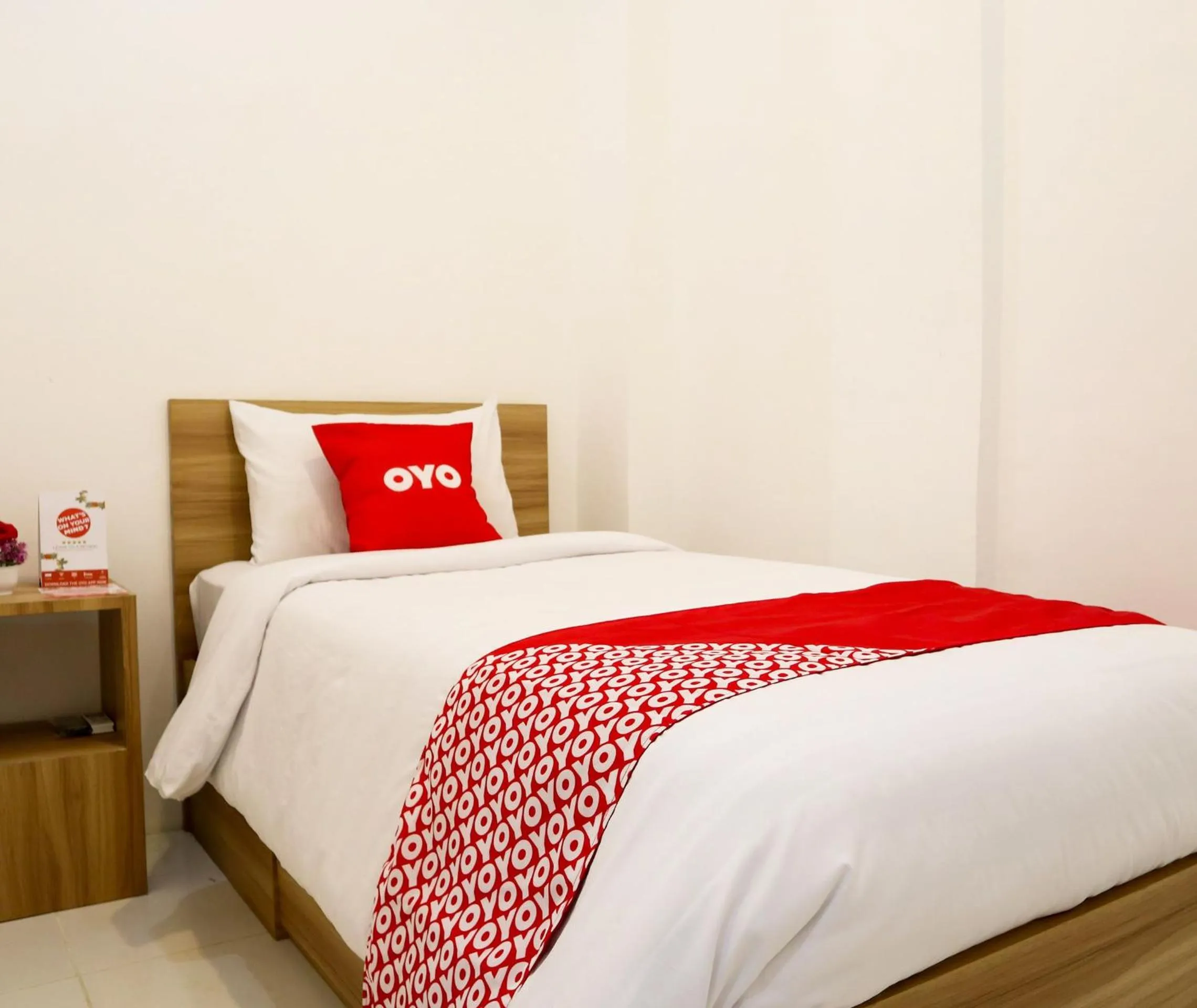 Bedroom in Hotel O Monalisa Residence And Cafe