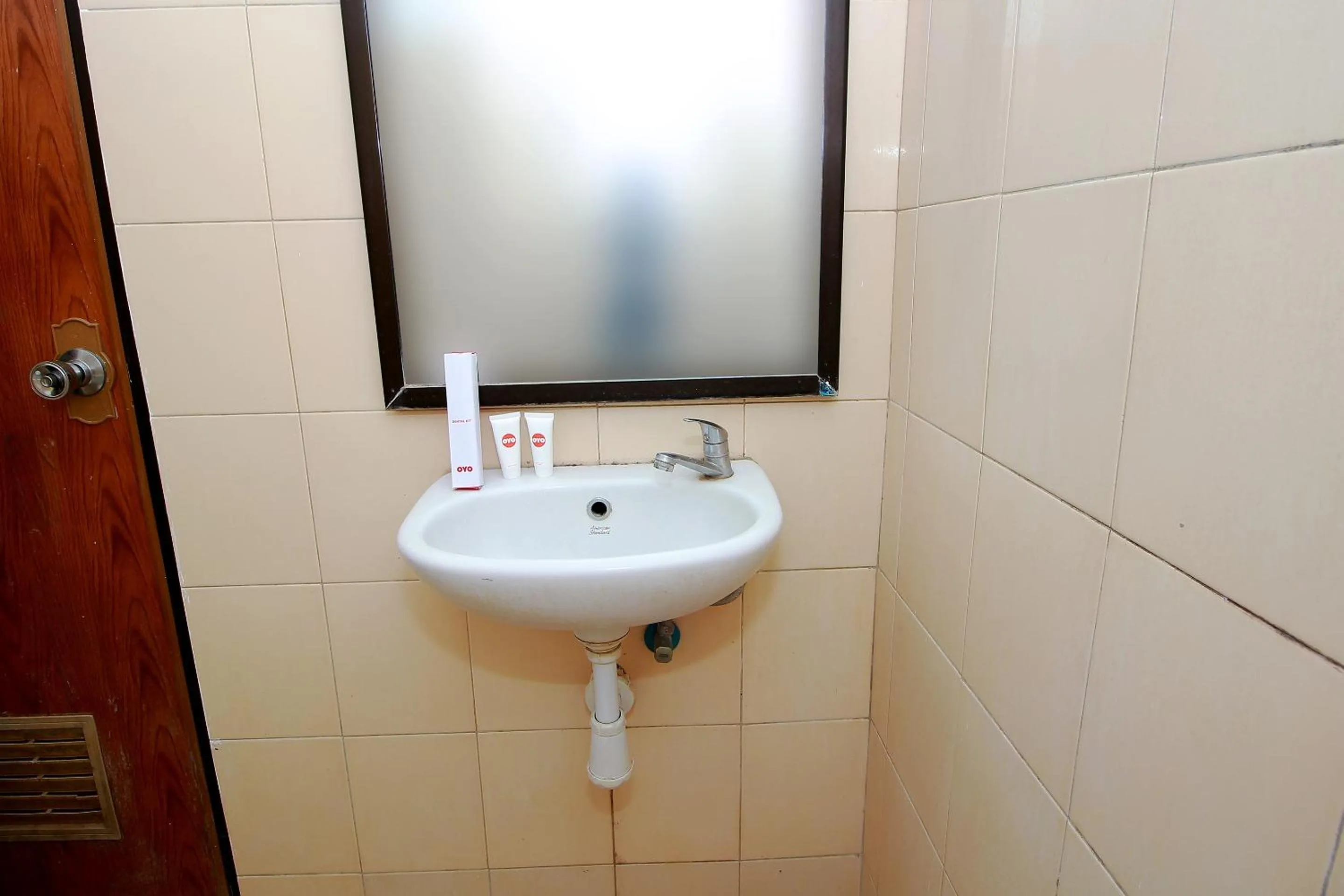 Bathroom in Hotel O Jati Exclusive Homestay