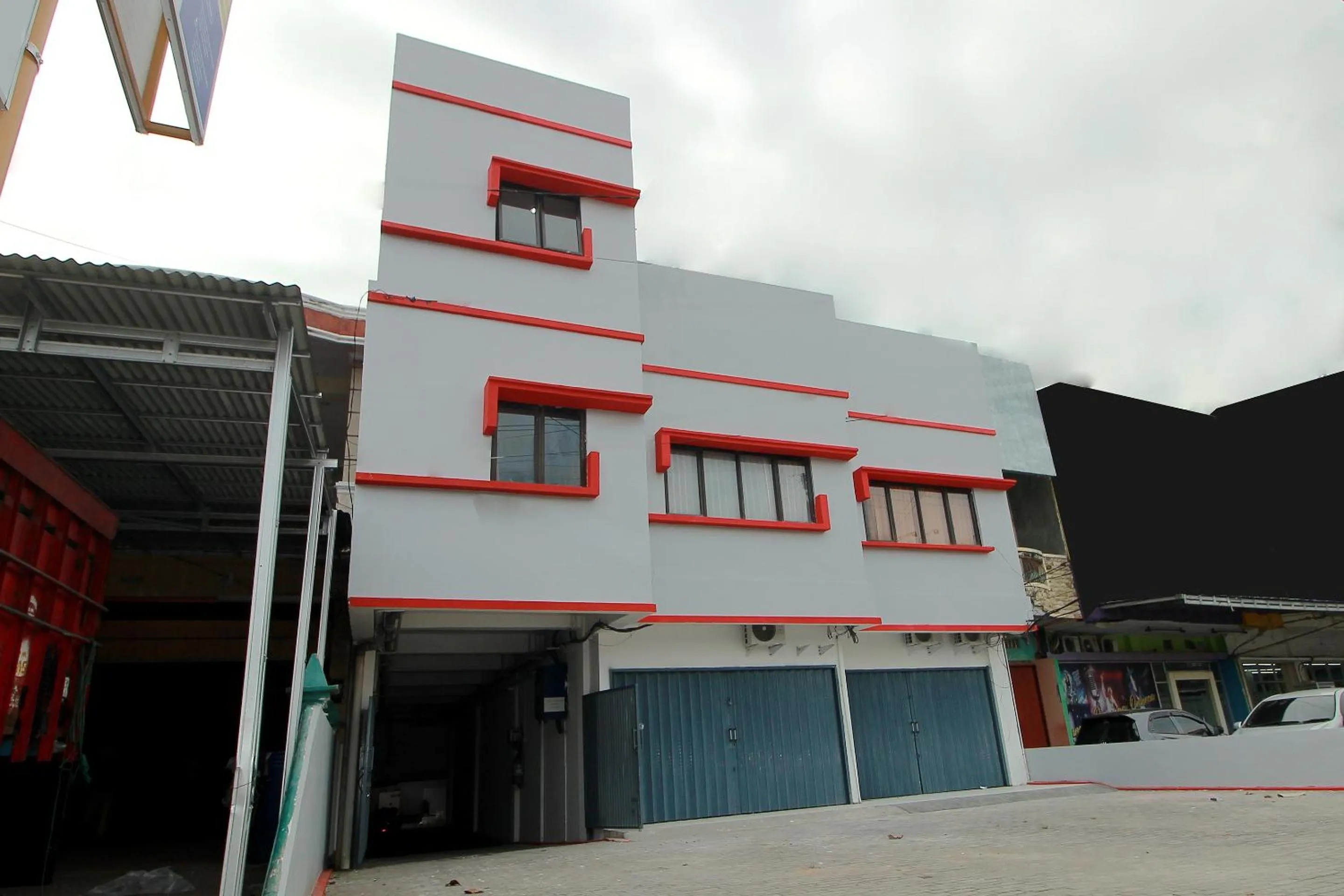 Facade/entrance in Hotel O Jati Exclusive Homestay