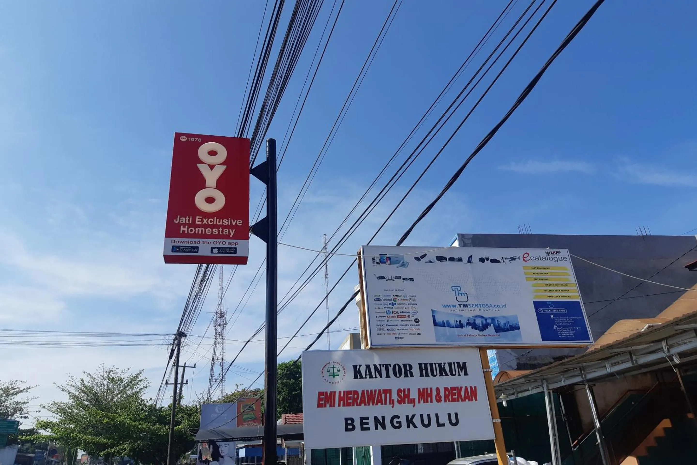 Facade/entrance in Hotel O Jati Exclusive Homestay