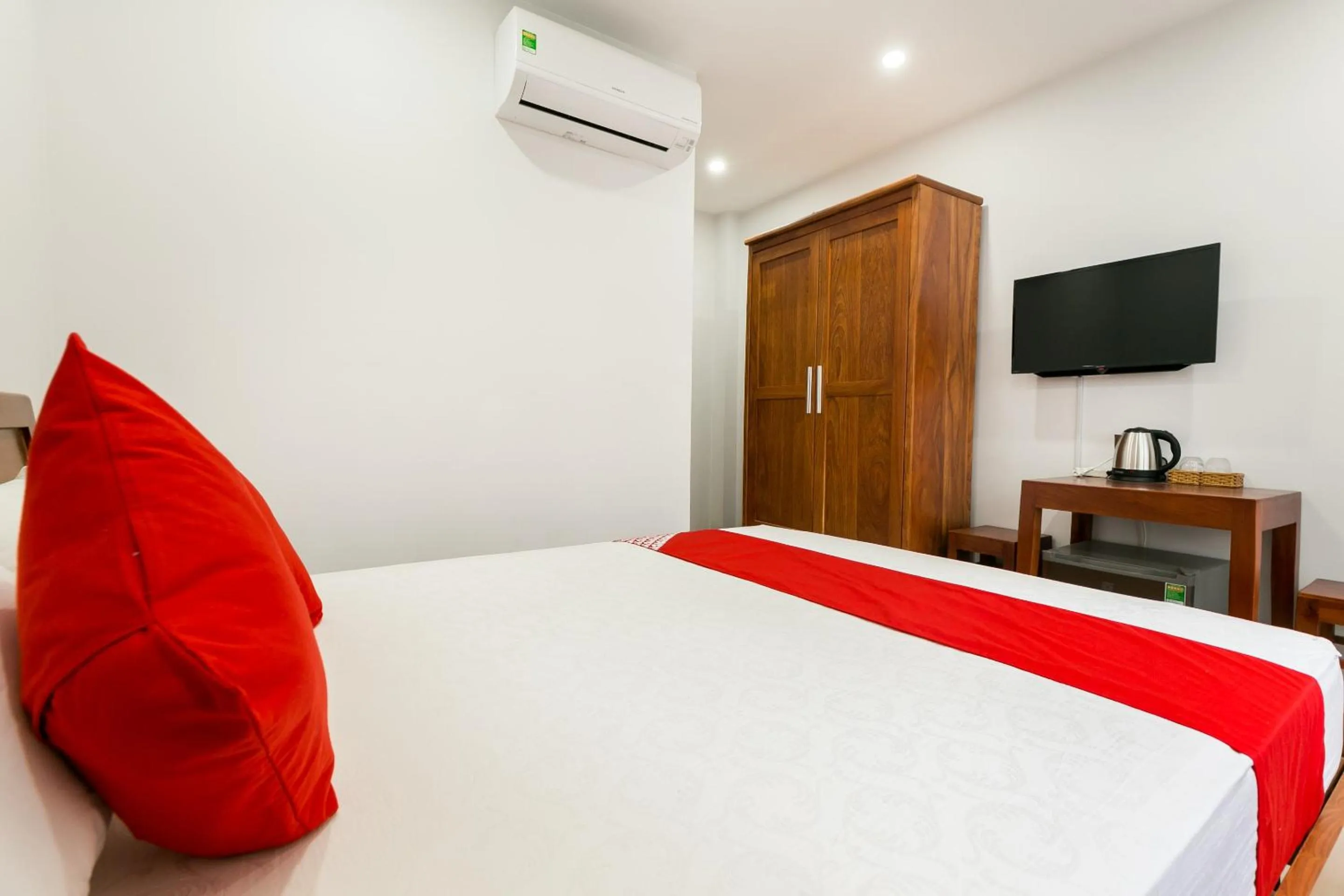 Bedroom, Bed in Super OYO 520 Friendly Homestay