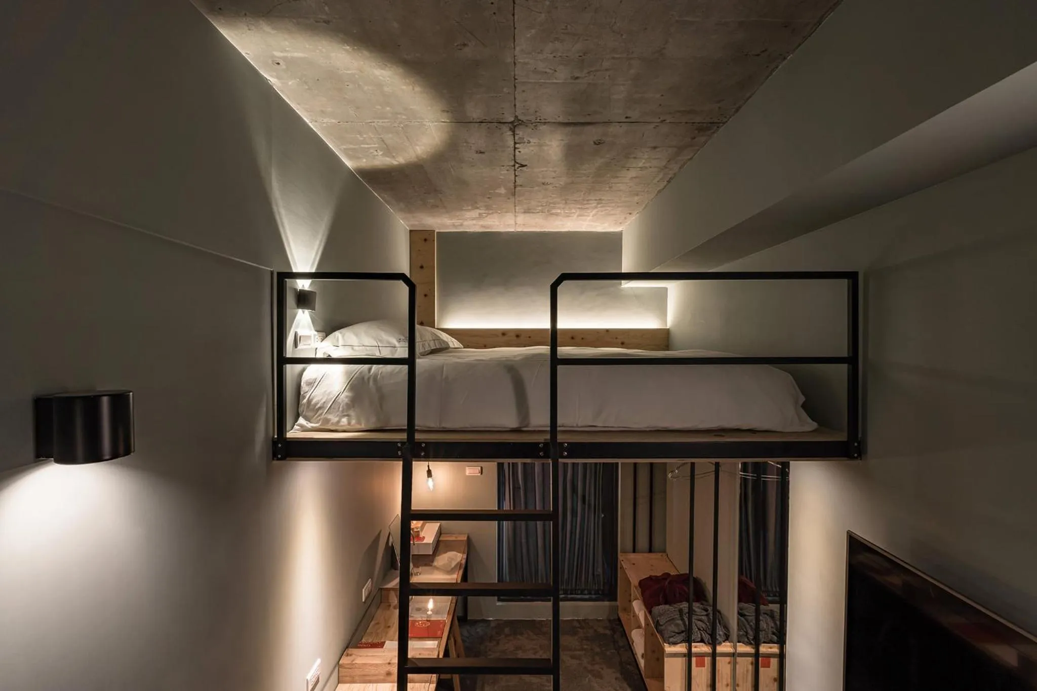 Photo of the whole room, Bed in SI Hotel