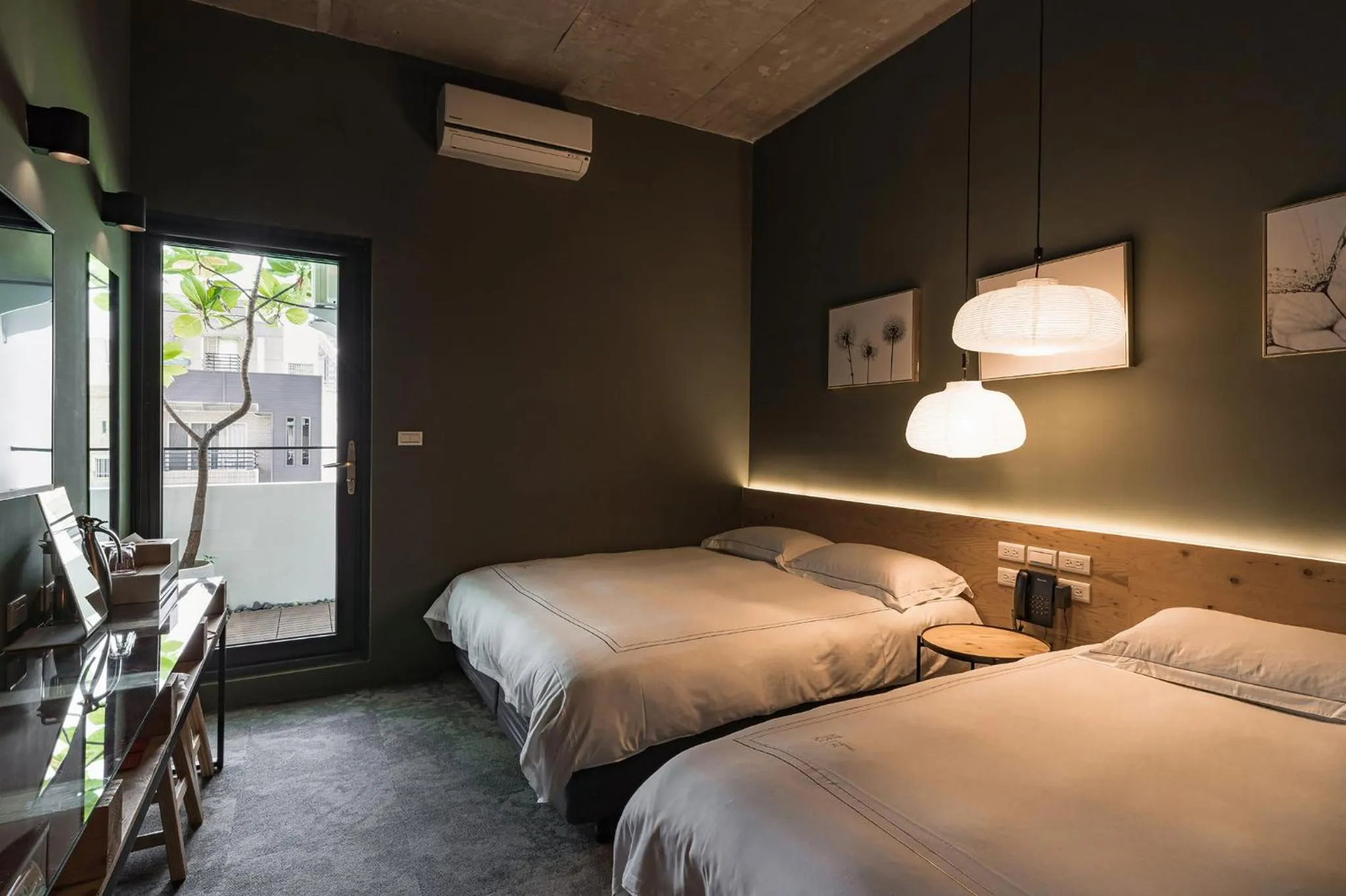 Photo of the whole room, Bed in SI Hotel