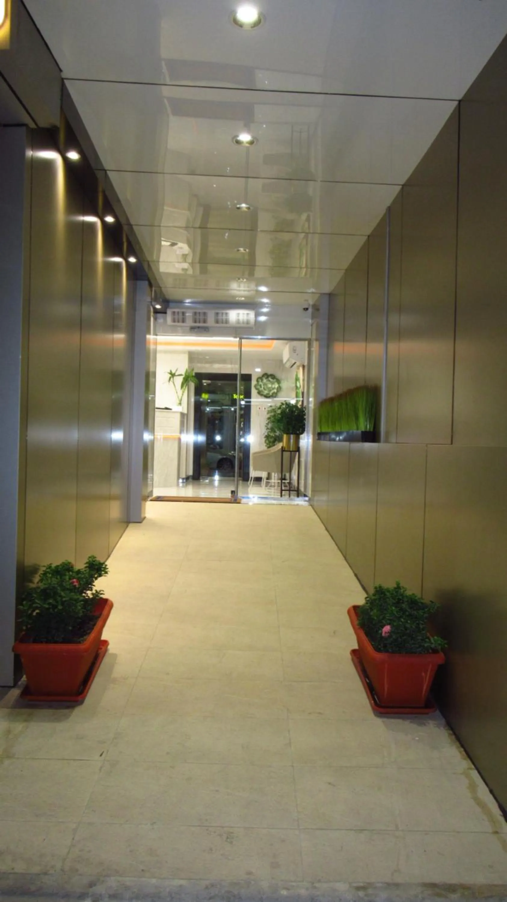 Facade/entrance in Touq Al Balad Hotel