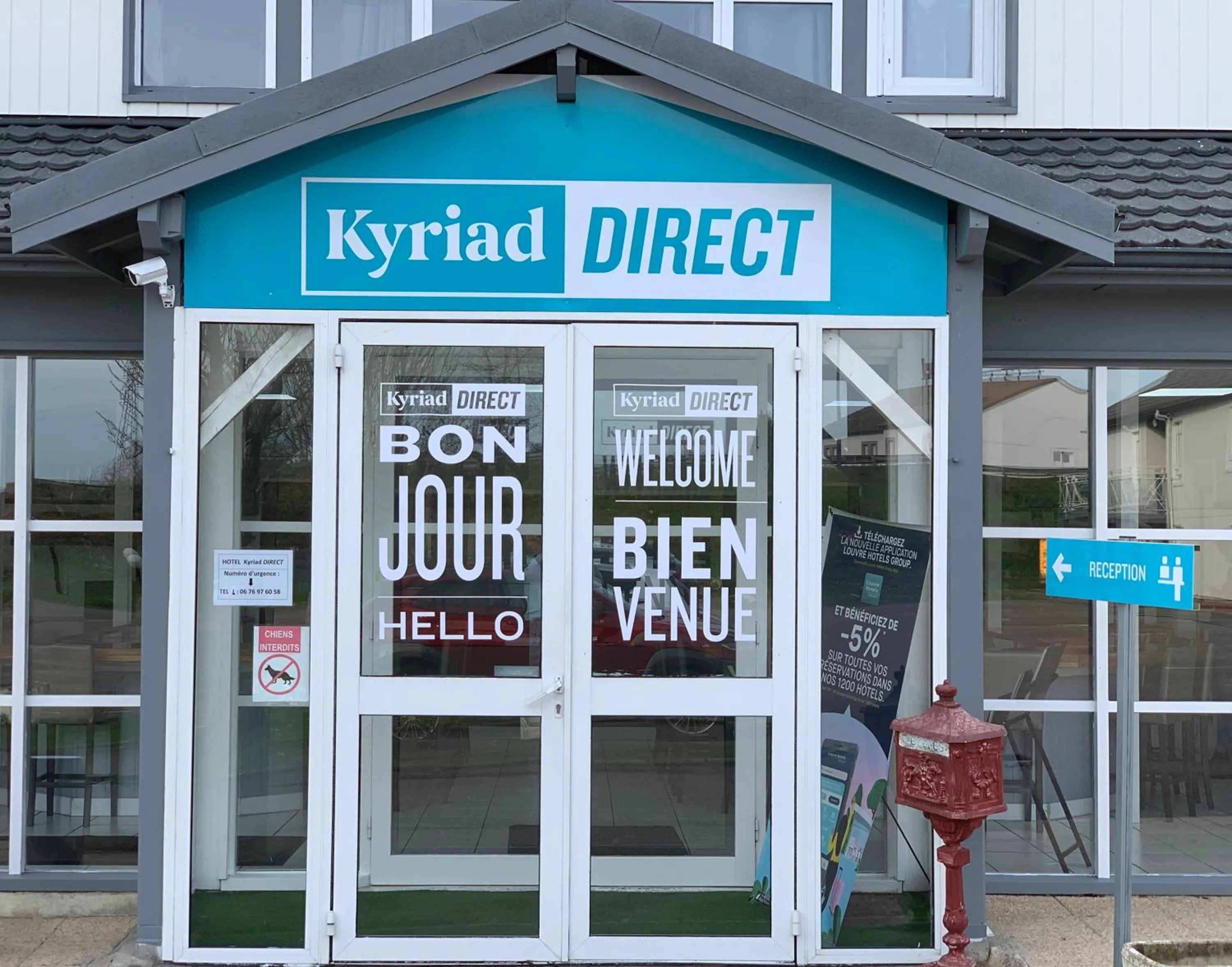 Facade/entrance in Kyriad Direct Val de Reuil