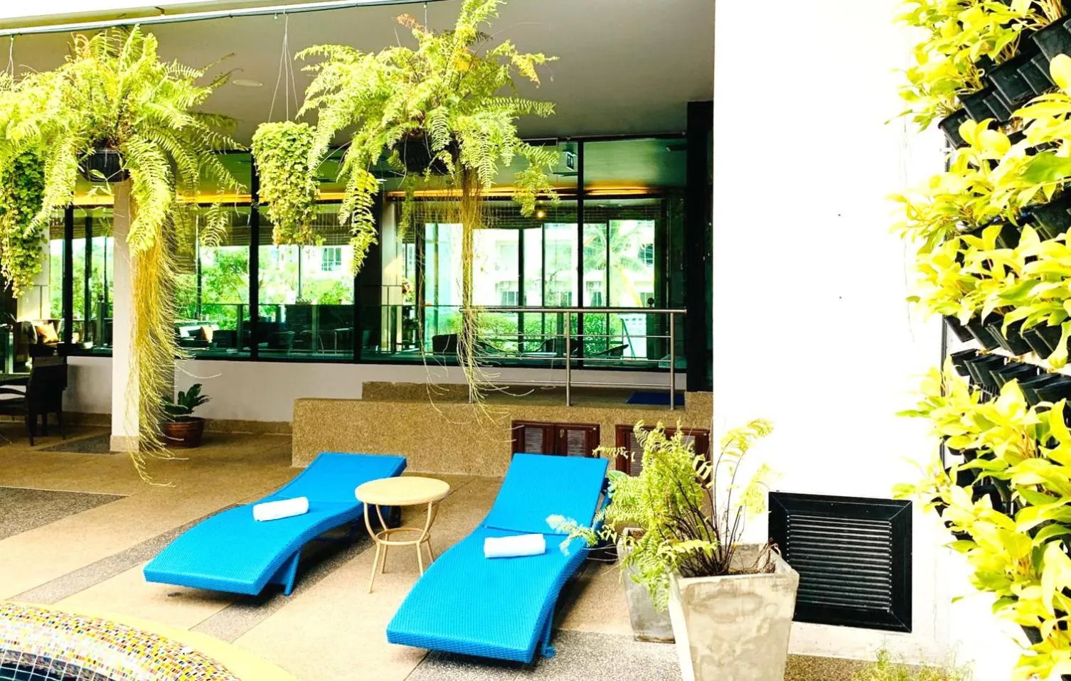 Swimming pool in Mantra Varee Hotel
