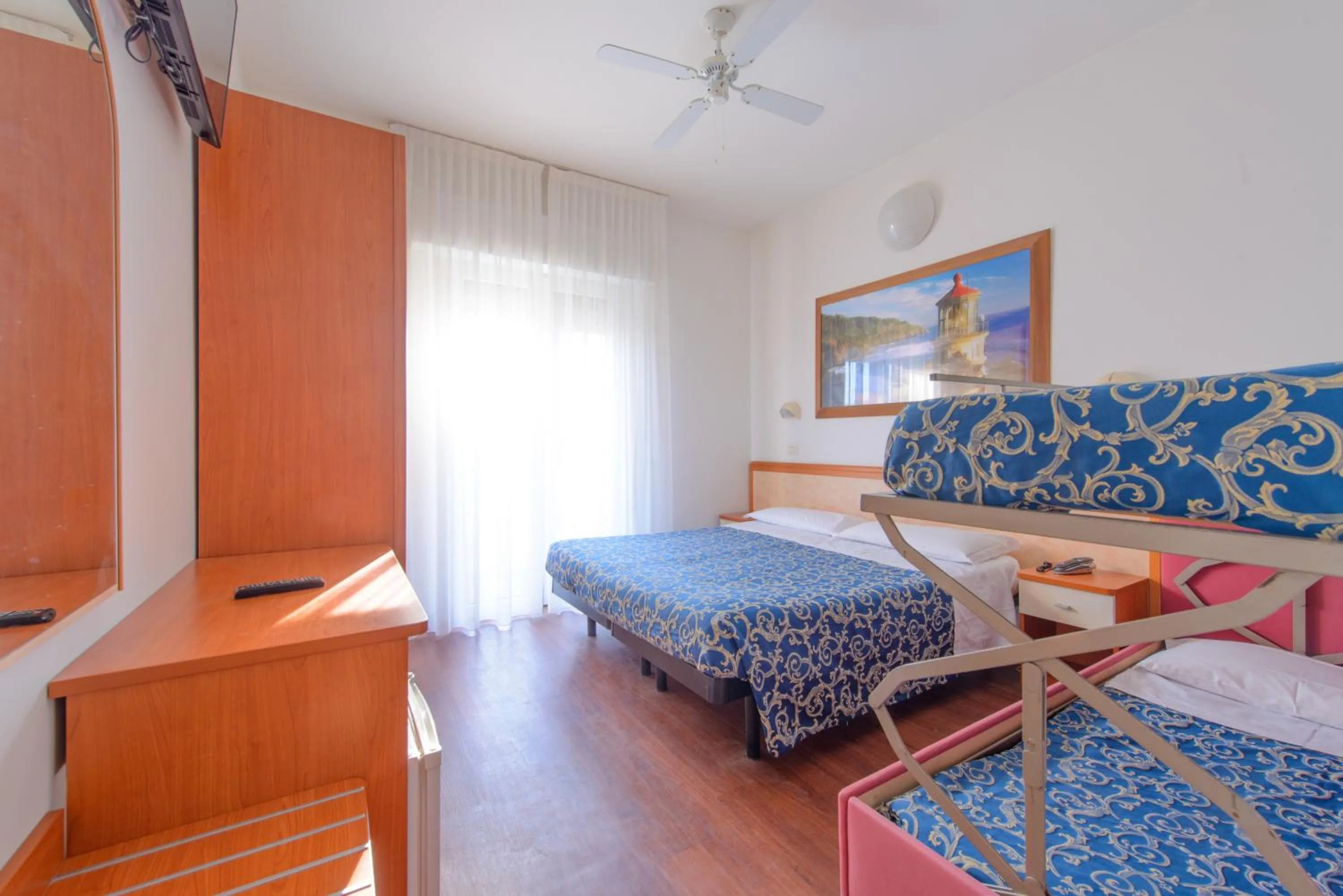 Photo of the whole room, Bed in Hotel San Marino