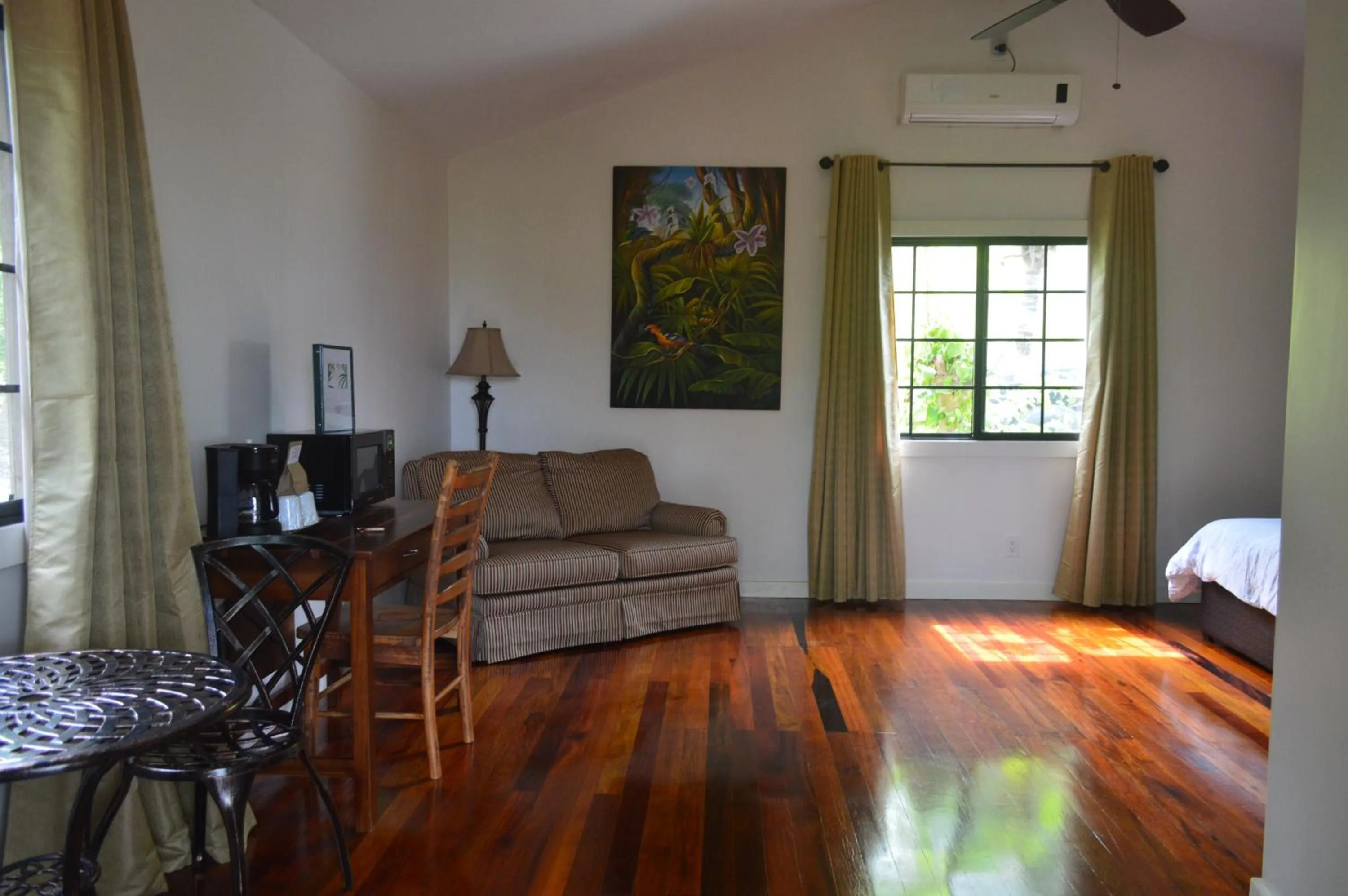 Seating area in Santa Cruz Cabins