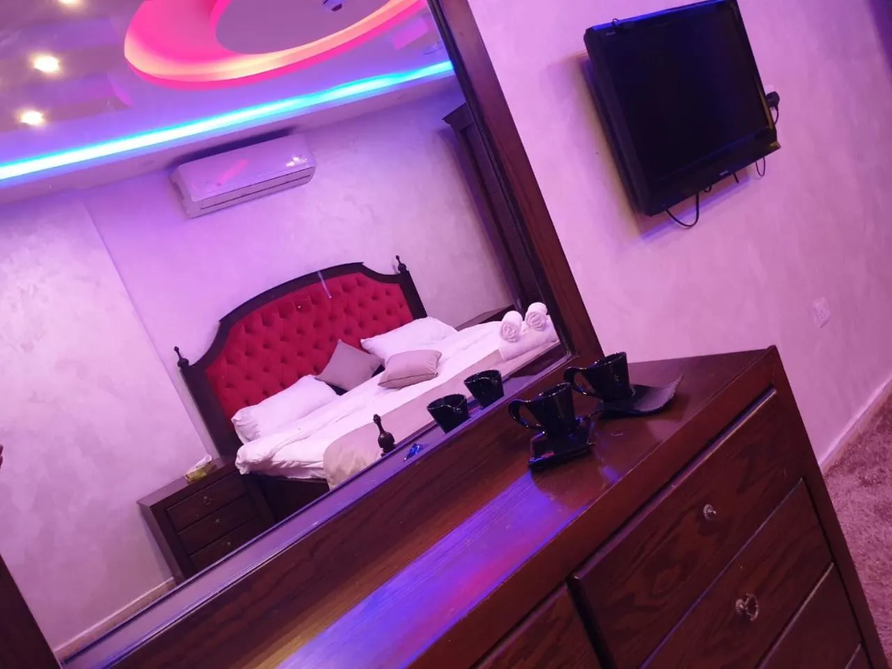 TV/Entertainment Center in Zuwwar Aqaba