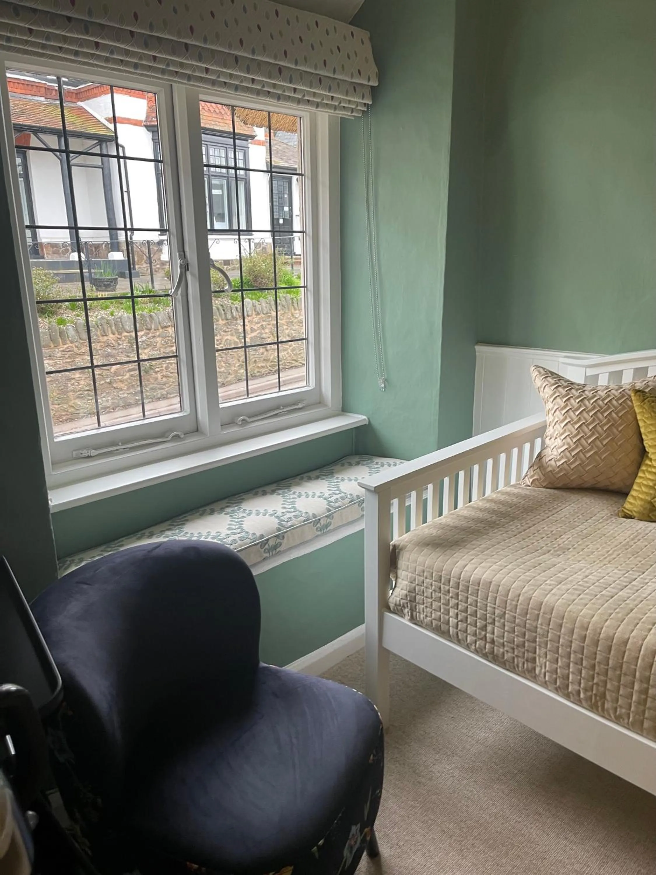 Bedroom, Bed in Myrtle Cottage B&B