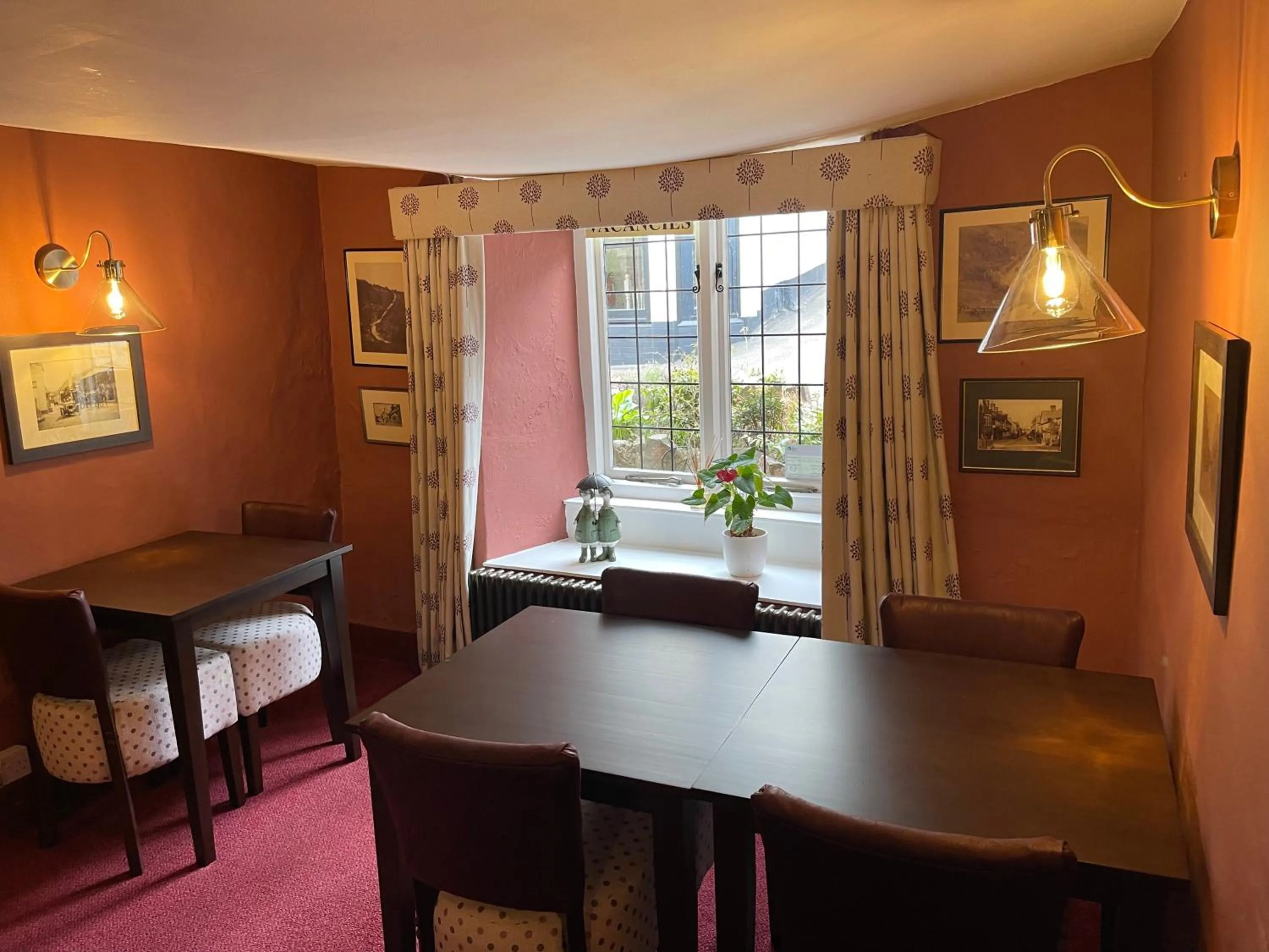 Dining area in Myrtle Cottage B&B