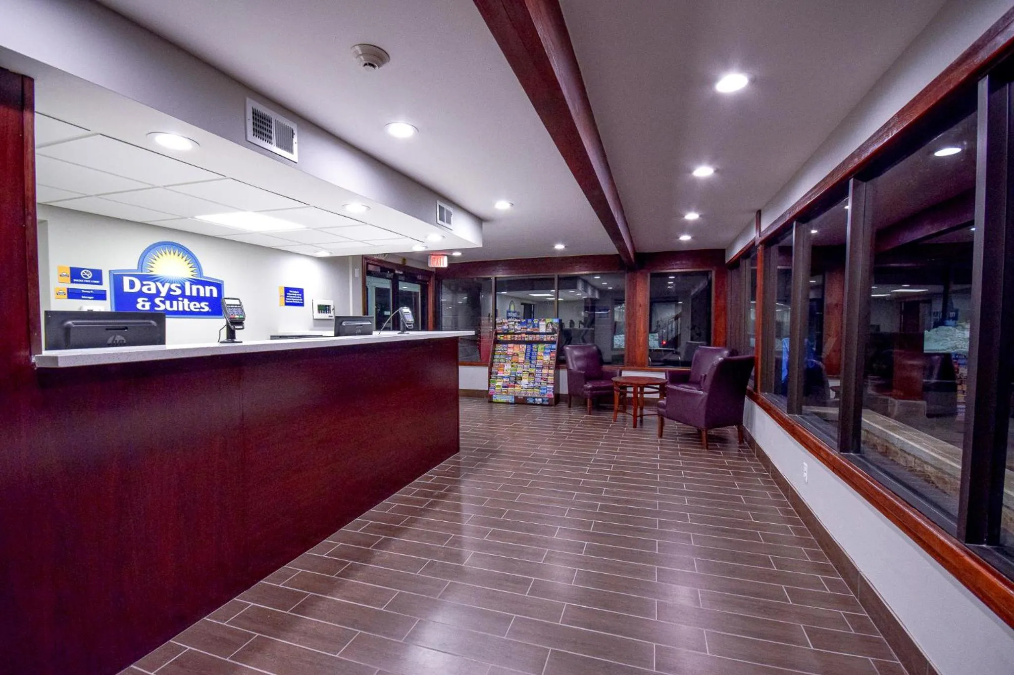 Lobby or reception in Days Inn & Suites by Wyndham Wisconsin Dells