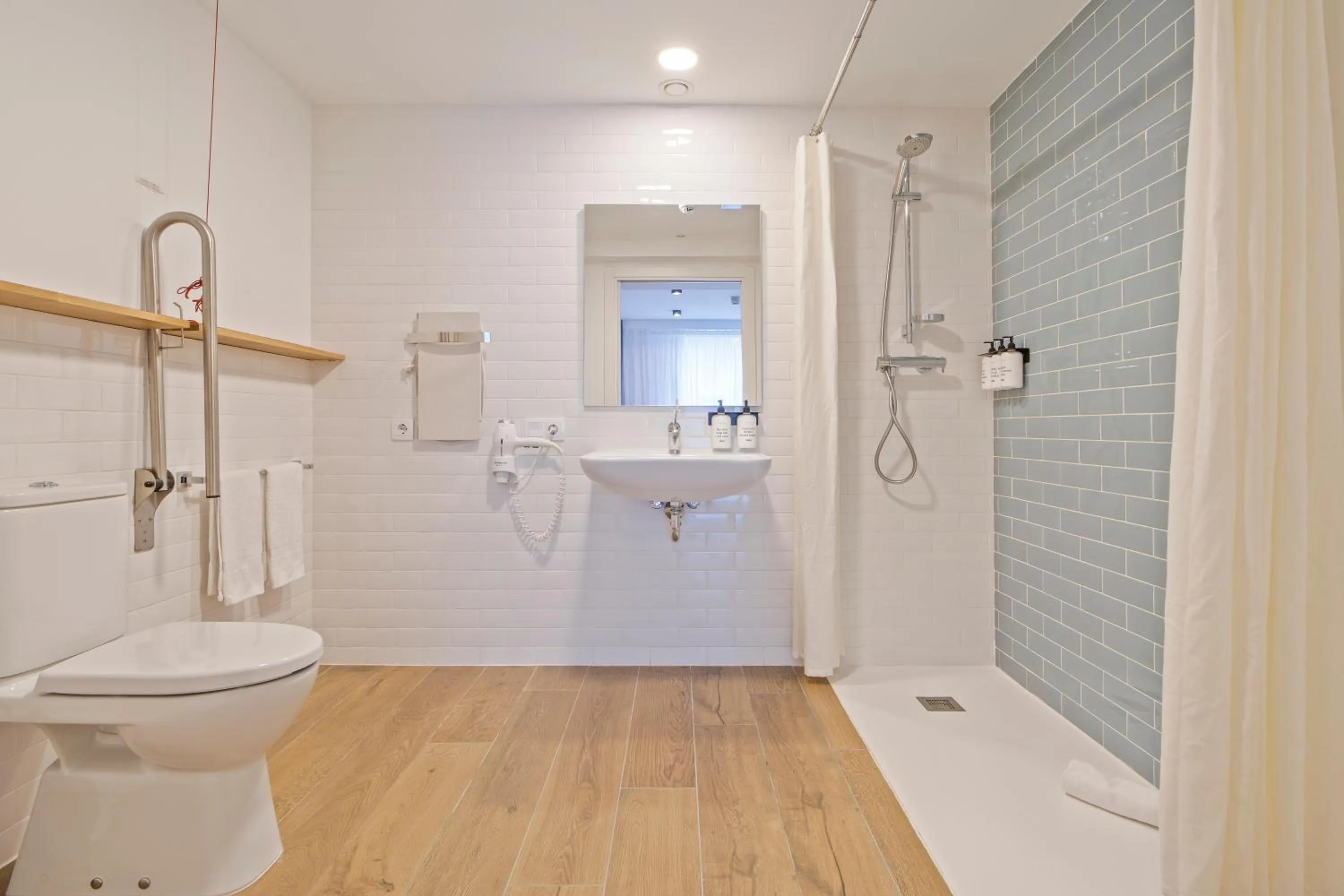 Shower in Colectia Hotel Ondarreta