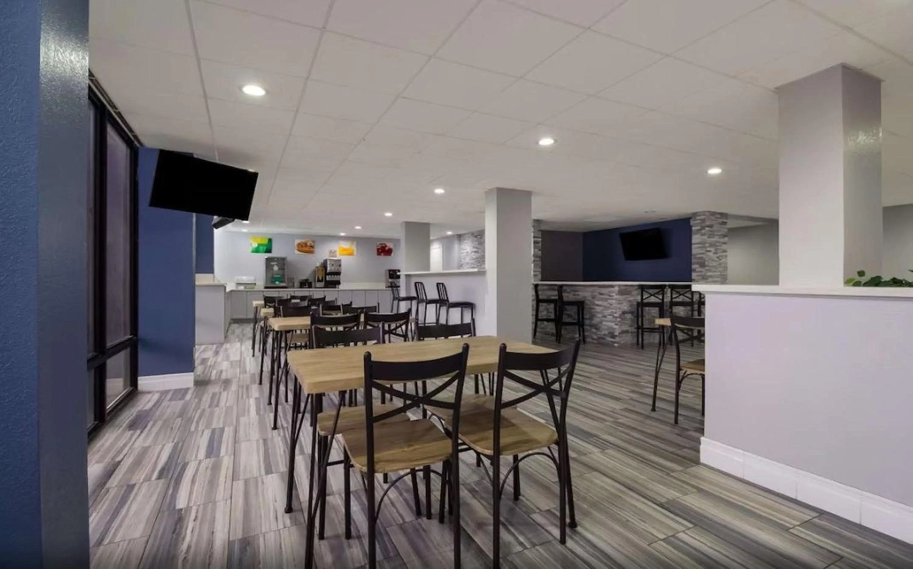 Restaurant/places to eat in Quality Inn Houston East I-10