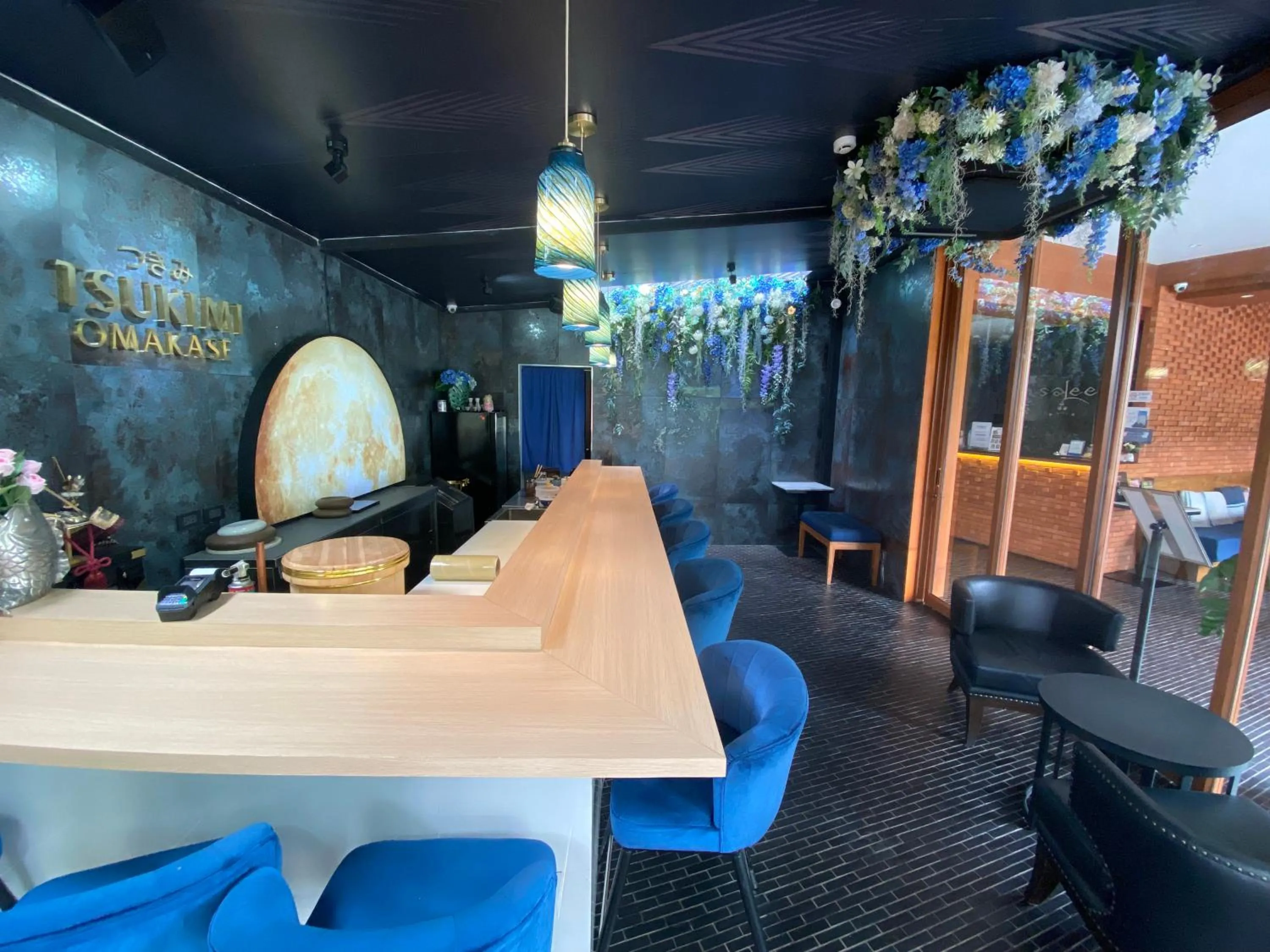 Restaurant/places to eat in Salee Boutique Hotel