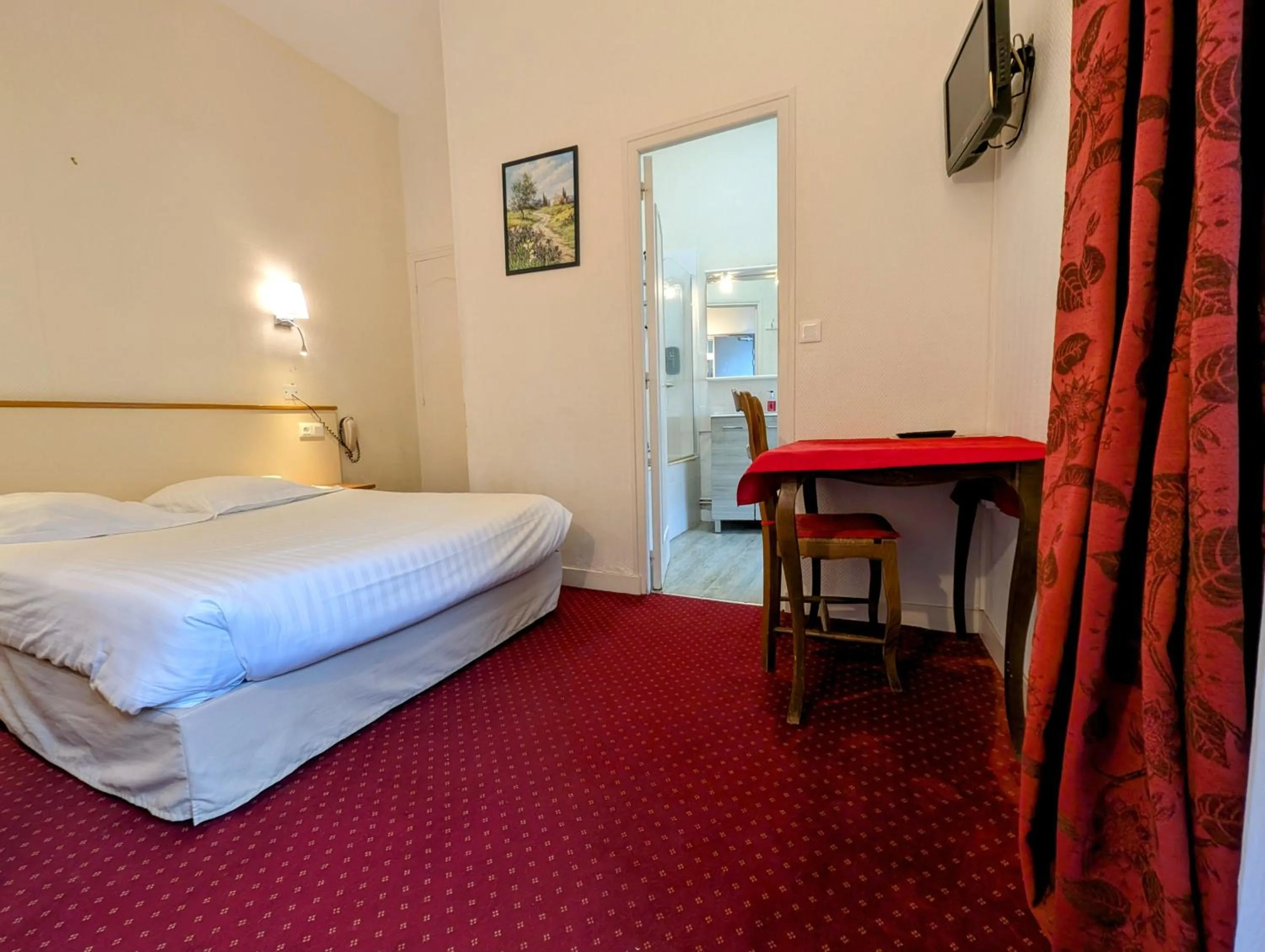 Bedroom, Bed in Hotel Iena