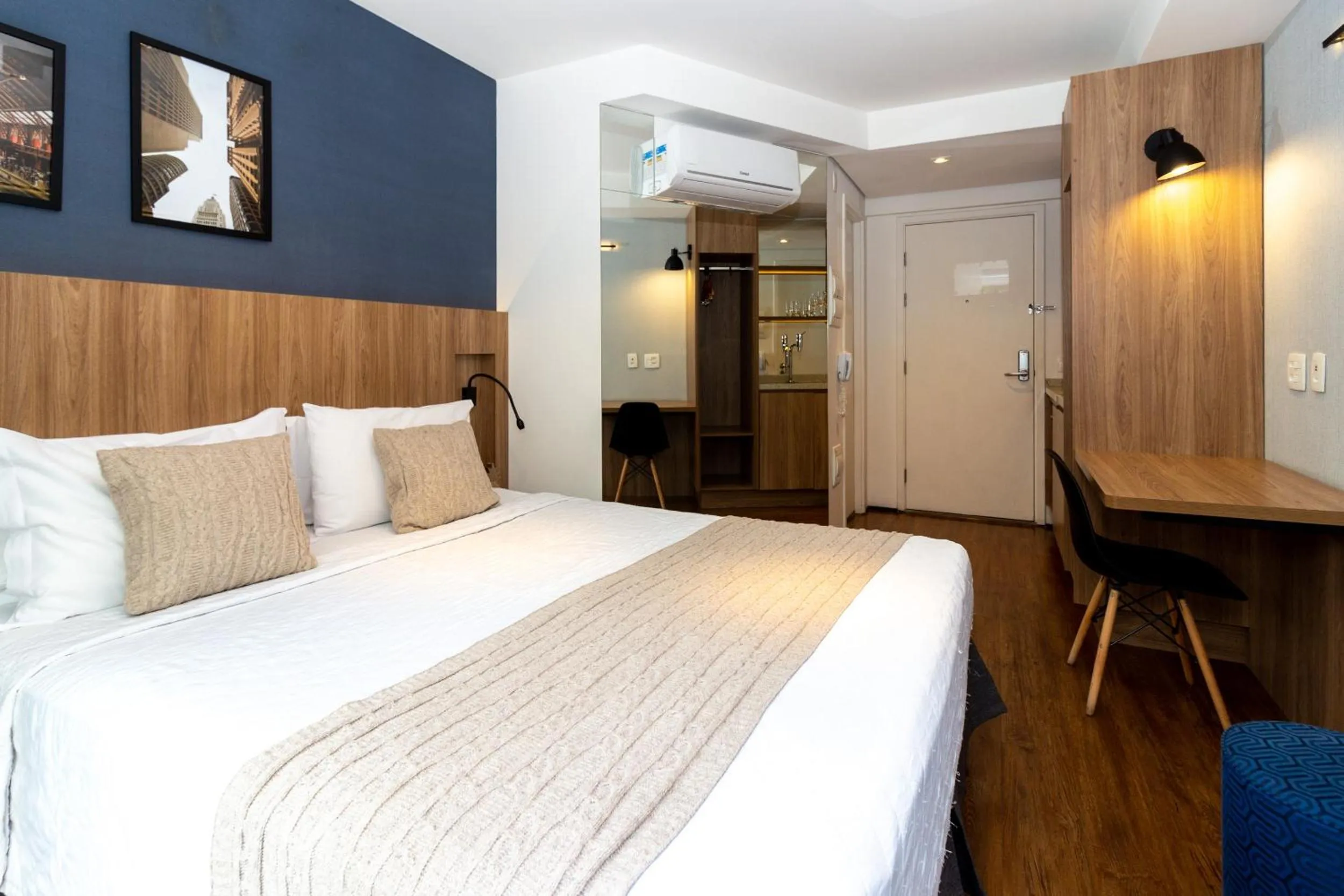 Photo of the whole room, Bed in 360 São Luis