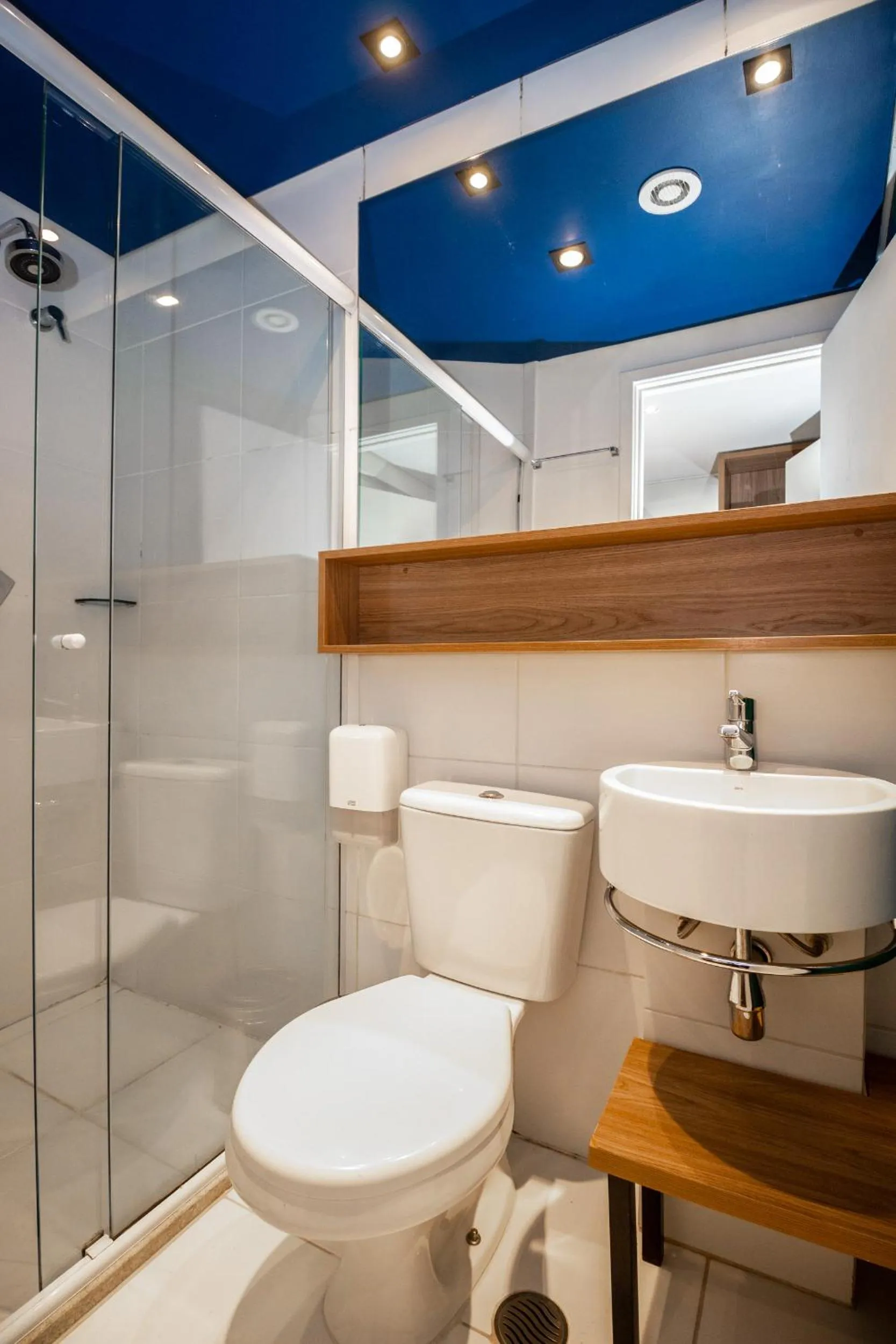 Toilet in 360 São Luis