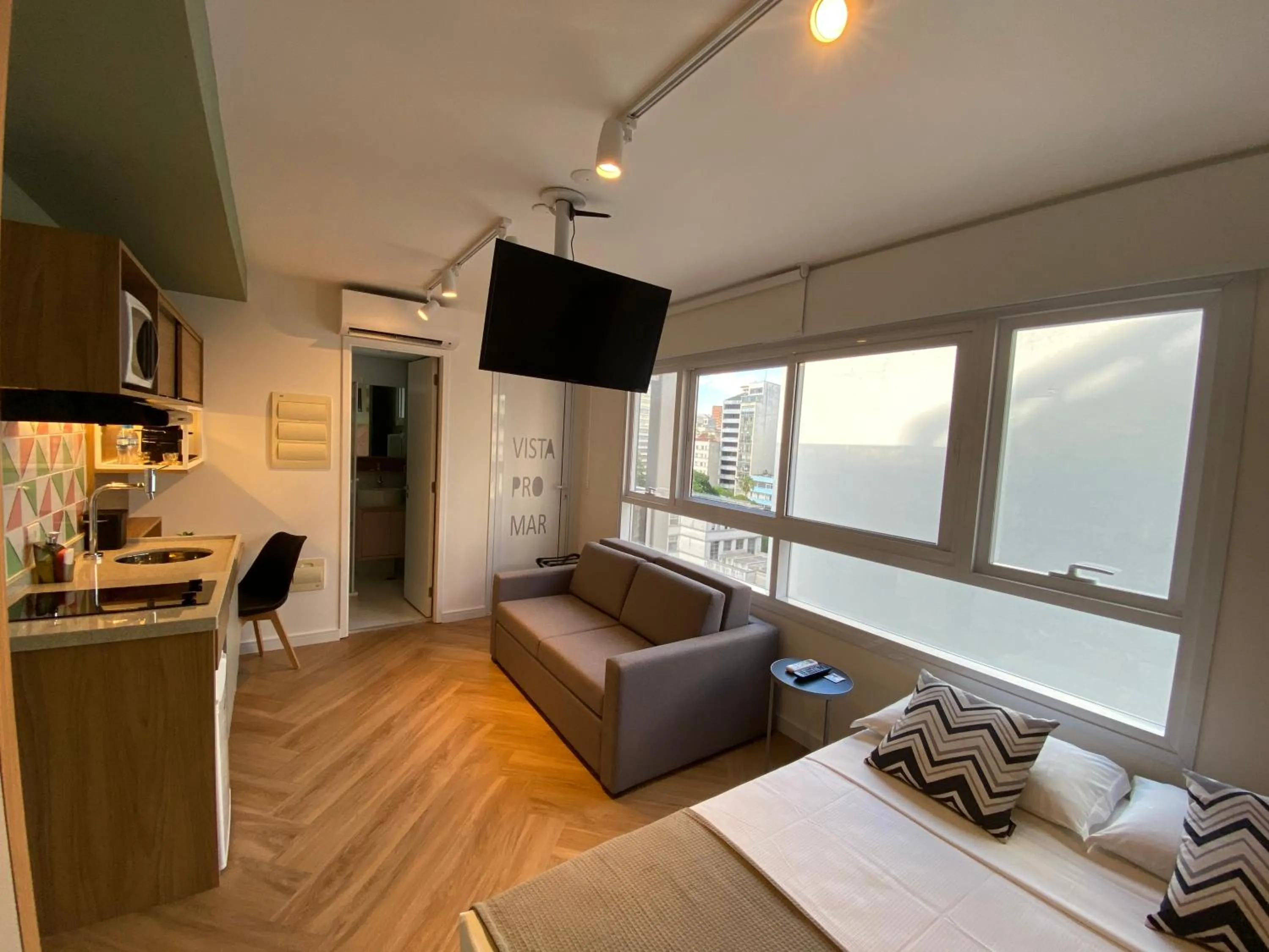 Photo of the whole room in 360 São Luis