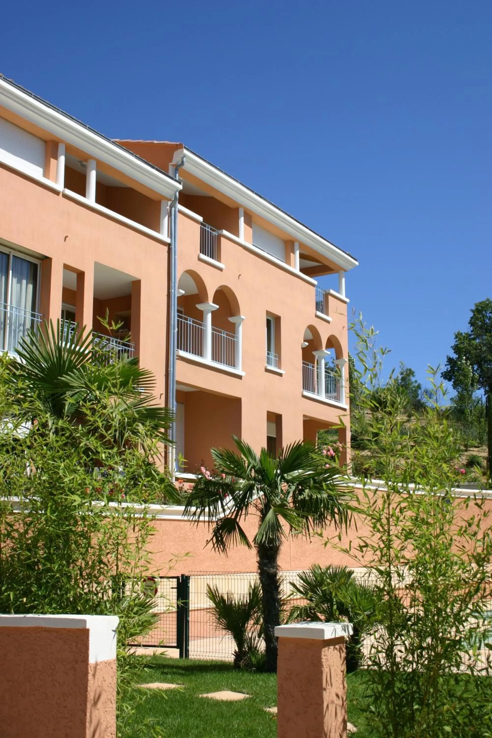 Facade/entrance in Résidence Odalys La Licorne de Haute Provence