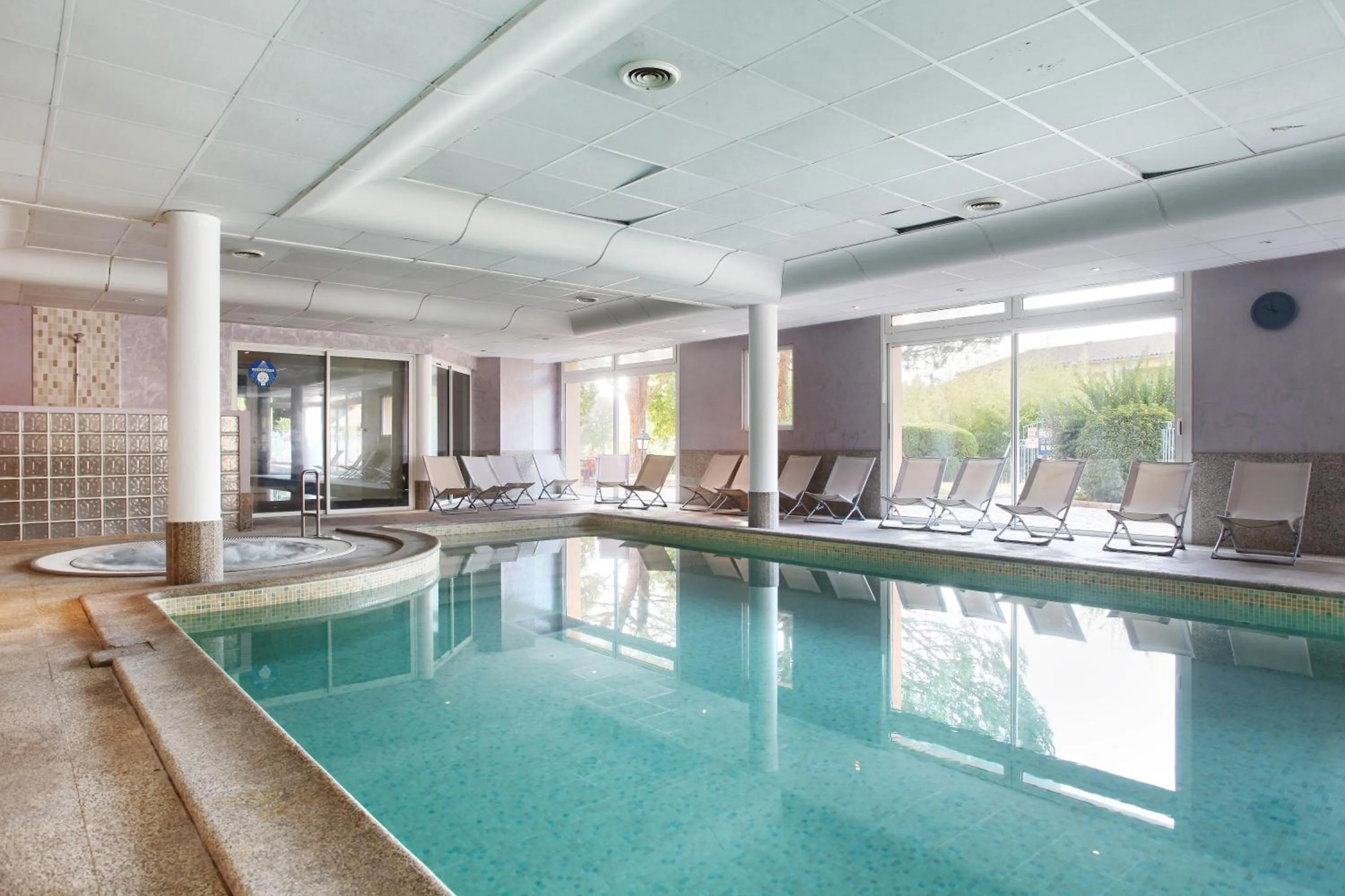 Swimming pool in Résidence Odalys La Licorne de Haute Provence