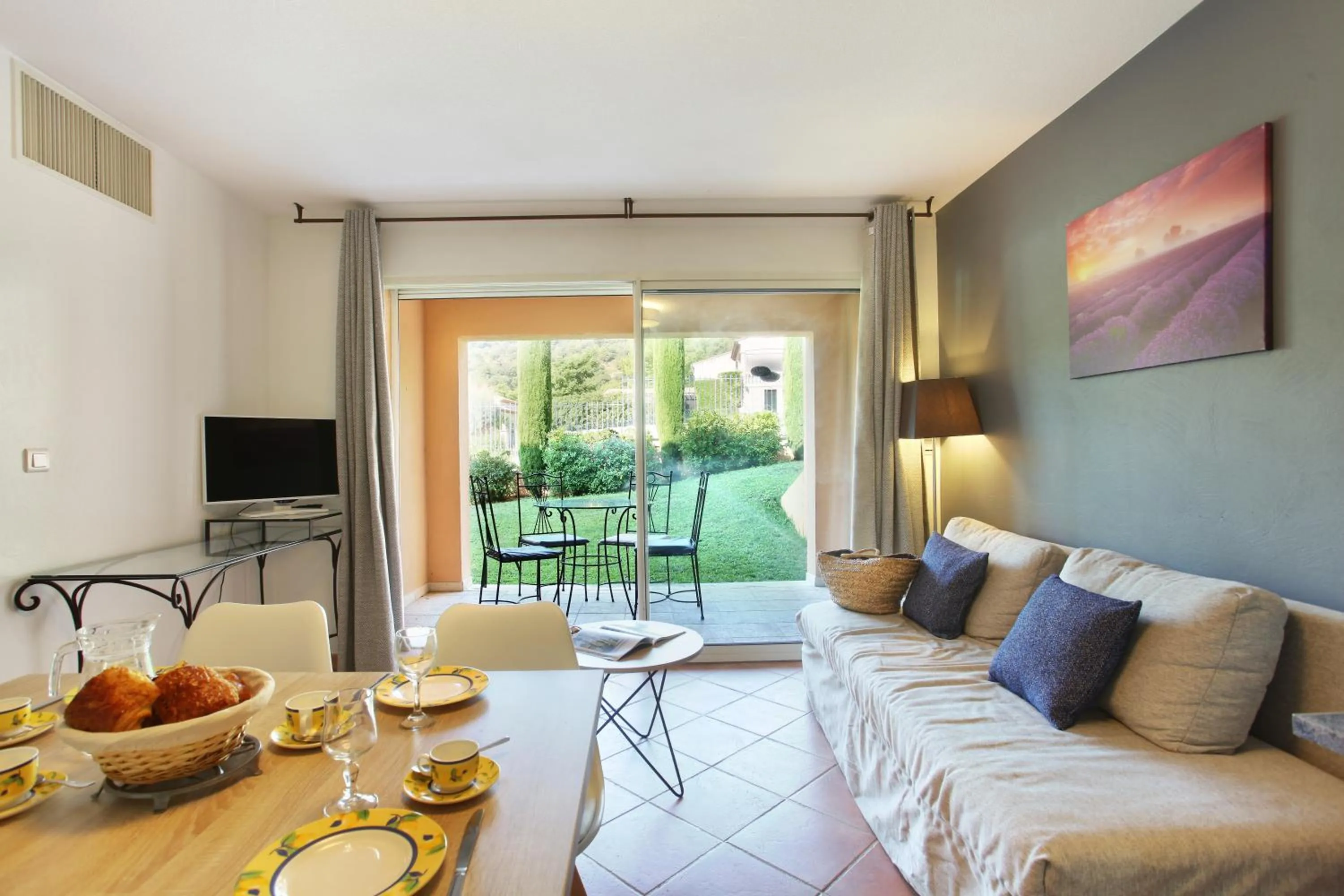 Seating area in Résidence Odalys La Licorne de Haute Provence