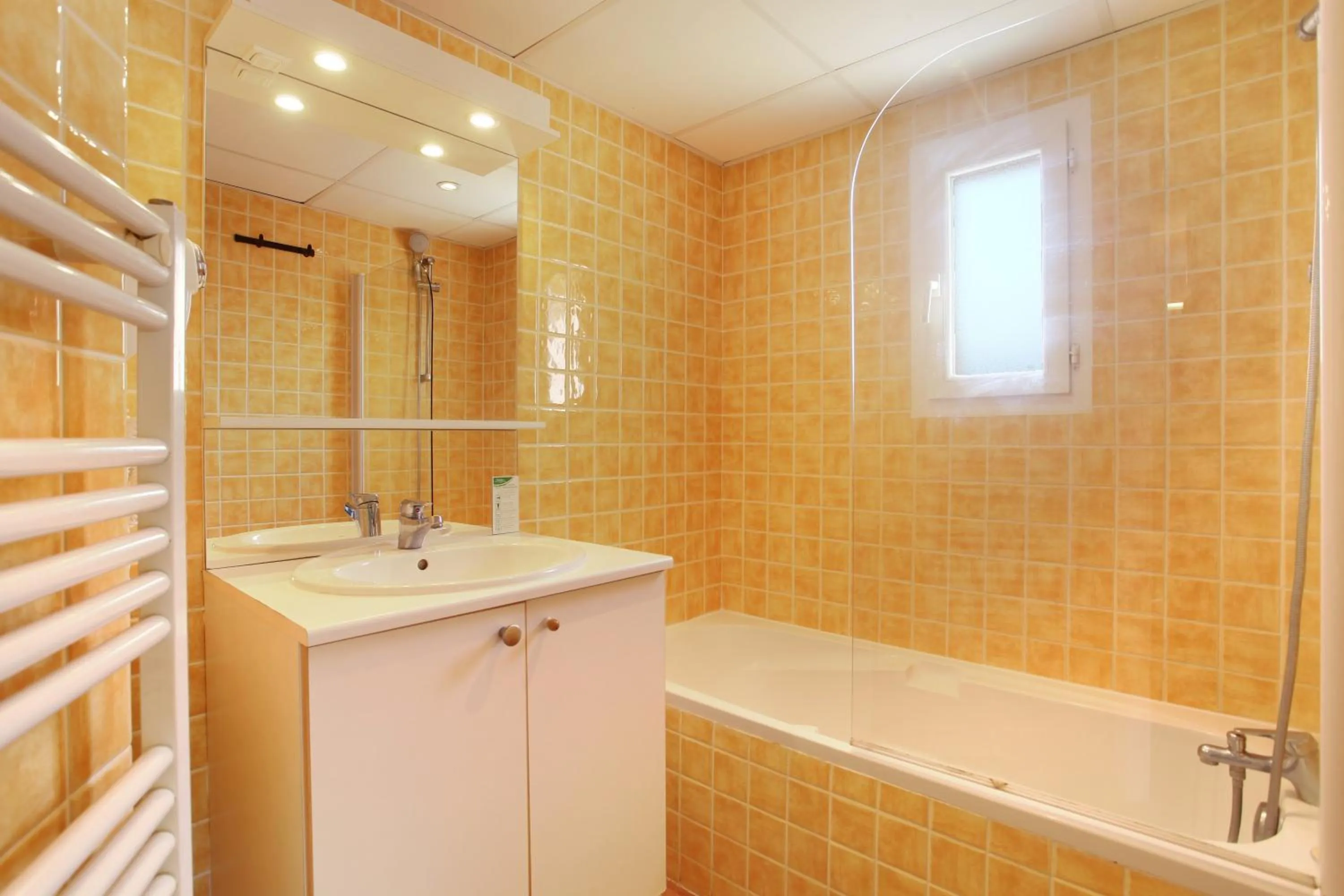 Bathroom in Résidence Odalys La Licorne de Haute Provence