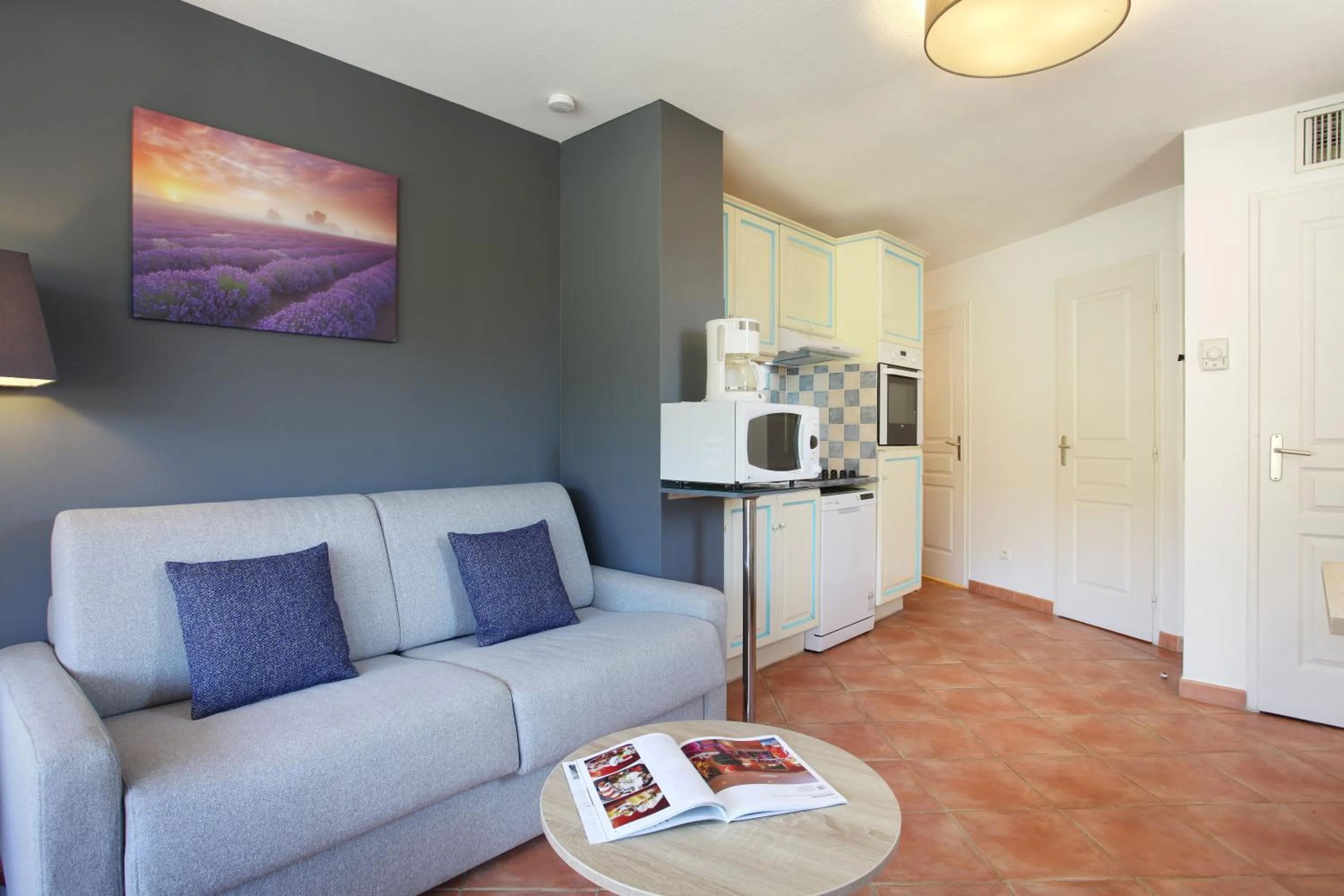 Kitchen or kitchenette in Résidence Odalys La Licorne de Haute Provence