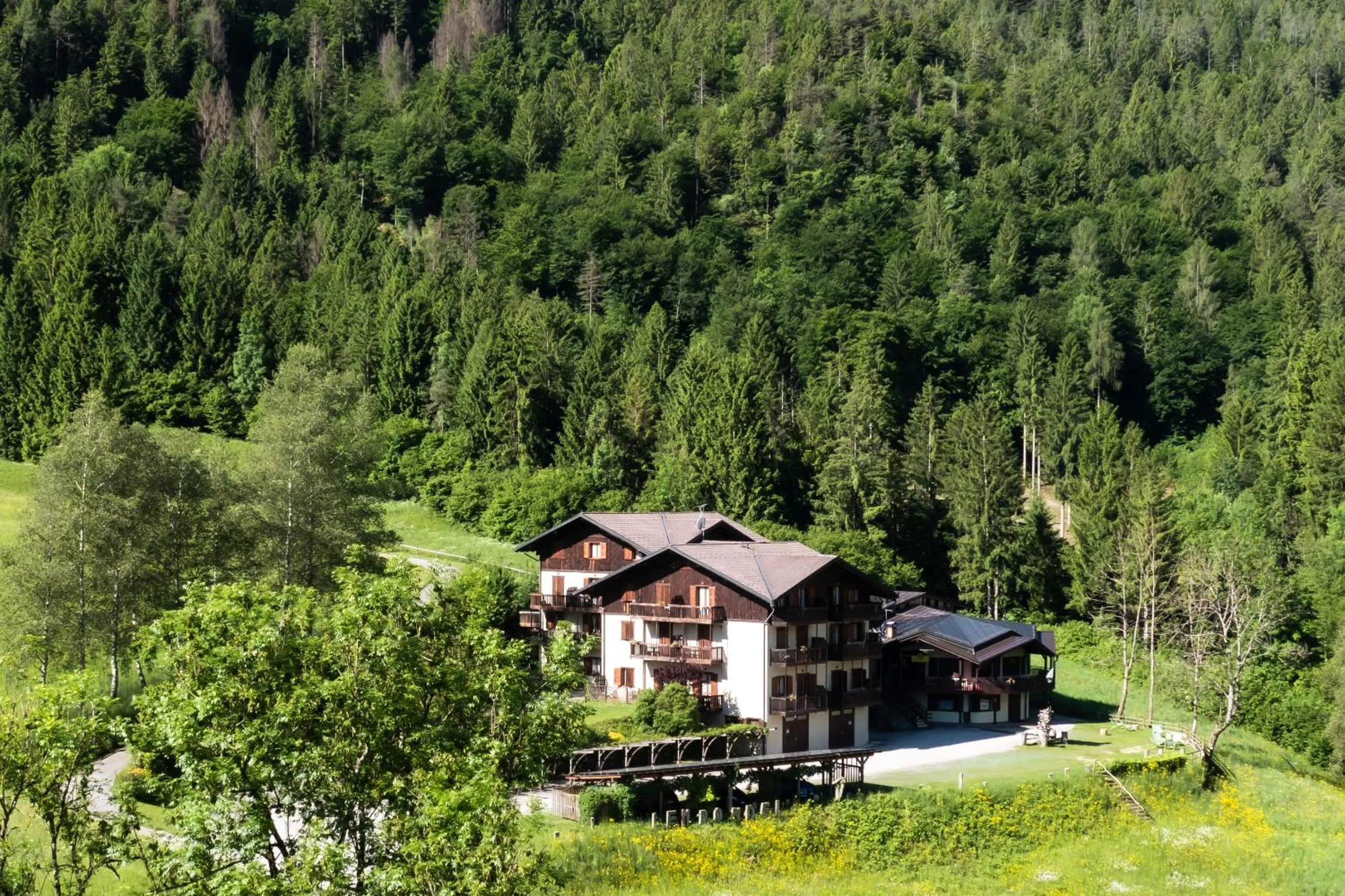 Property building in Appartamenti Lembondel - Ledro