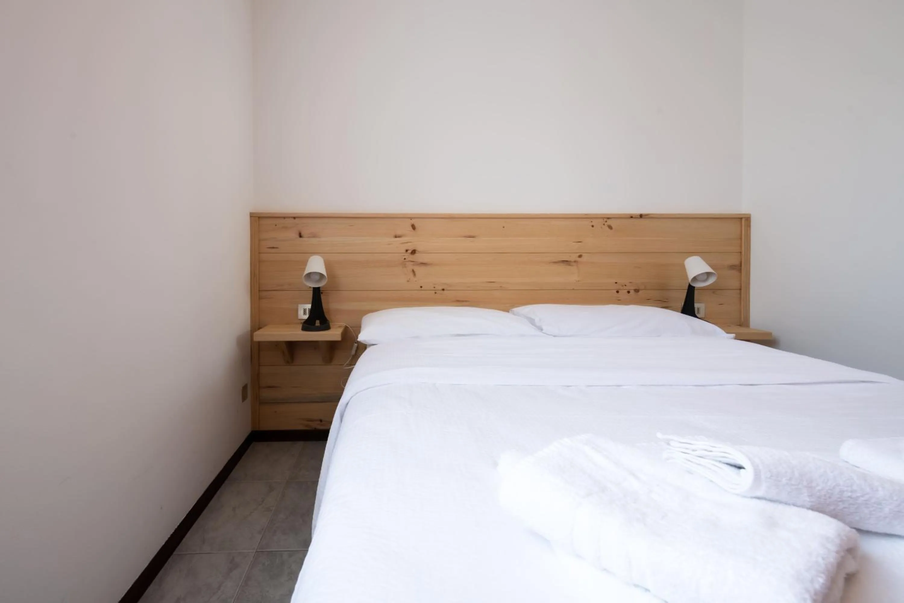 Bedroom, Bed in Appartamenti Lembondel - Ledro