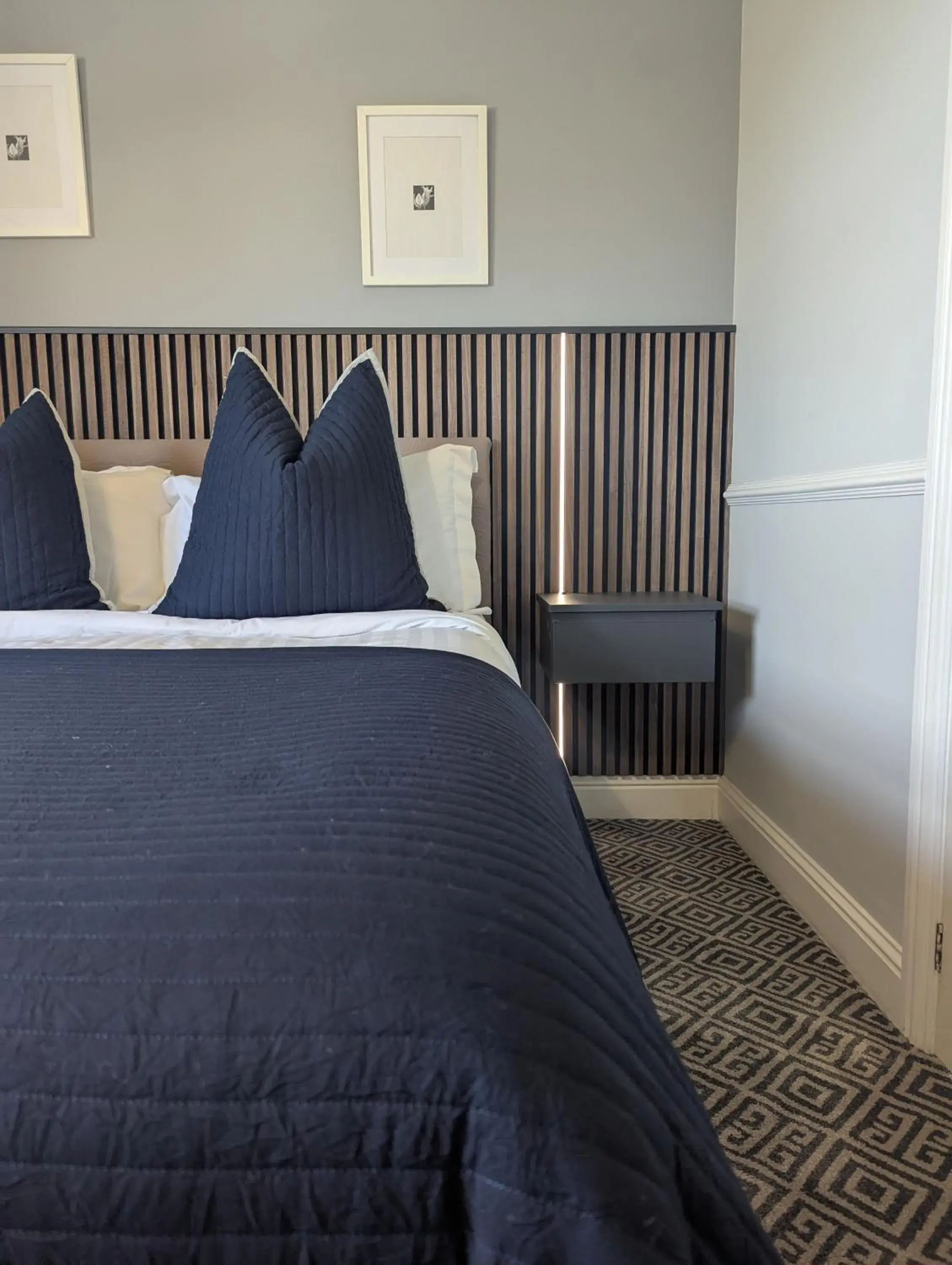 Triple Room with Lake View in Willowbank House Triple Room with Lake View in Willowbank House