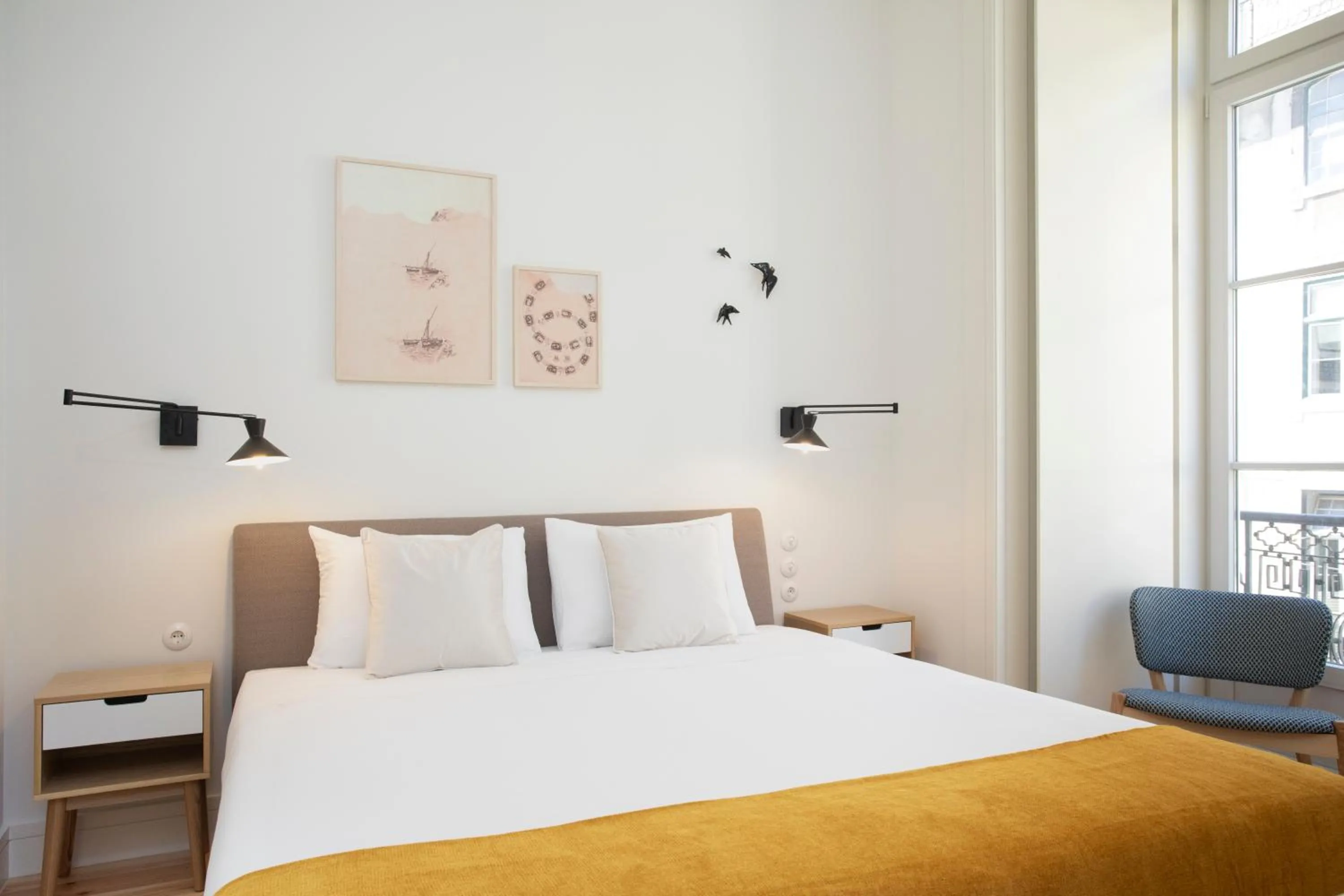 Bedroom, Bed in Montebelo Lisbon Downtown Apartments