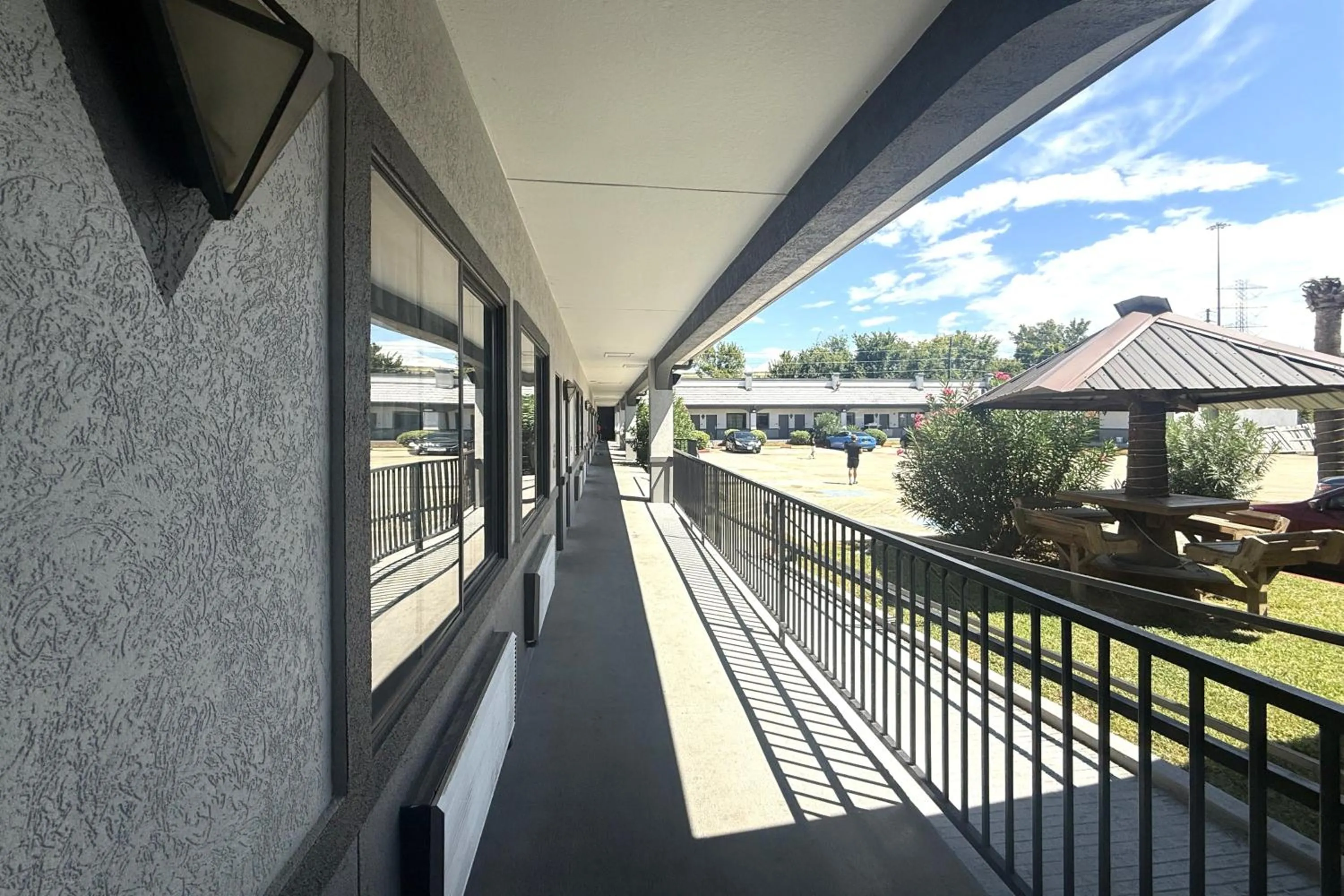 Facade/entrance in Hotel O Regency Suites Houston - IAH Beltway 8