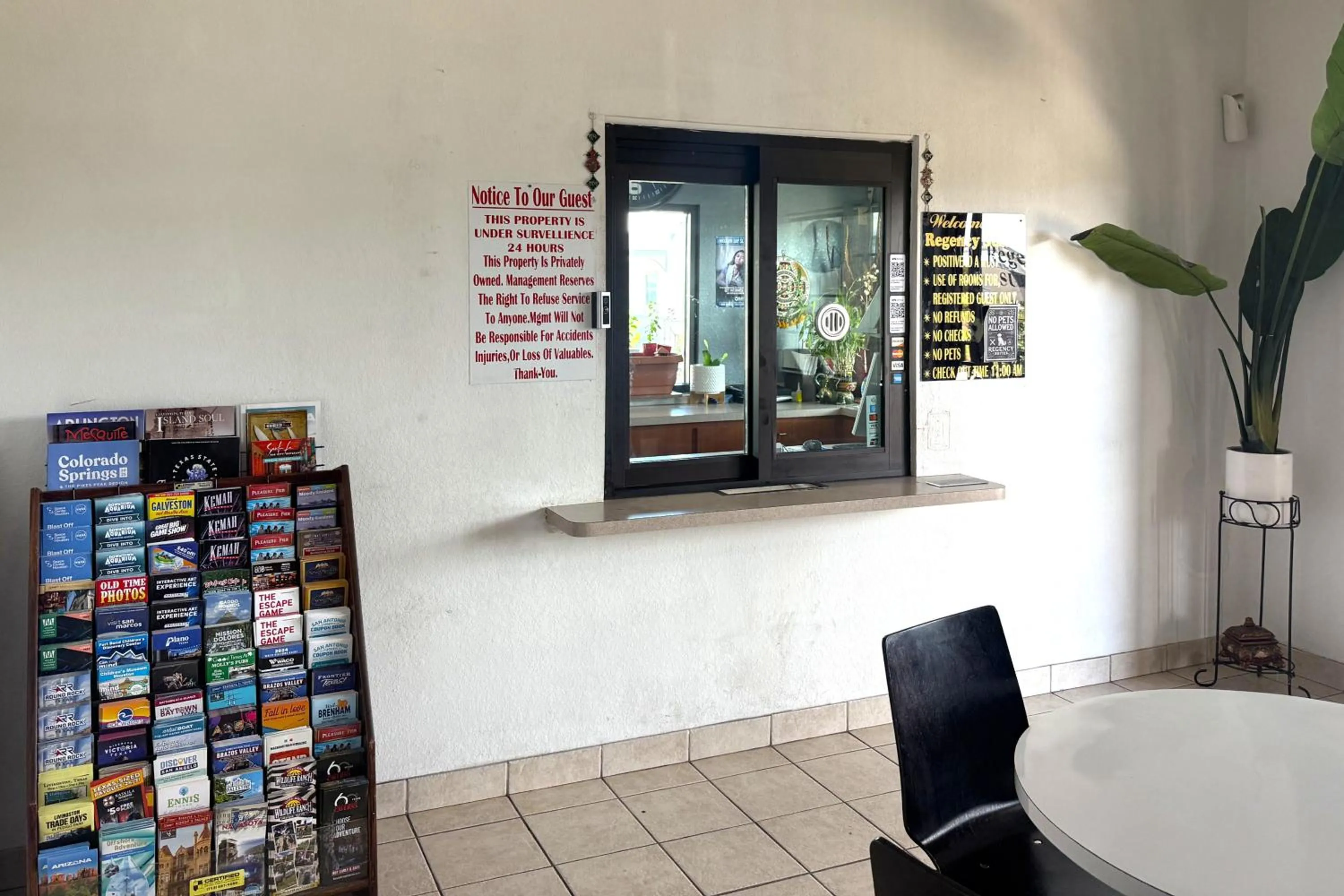 Lobby or reception in Hotel O Regency Suites Houston - IAH Beltway 8