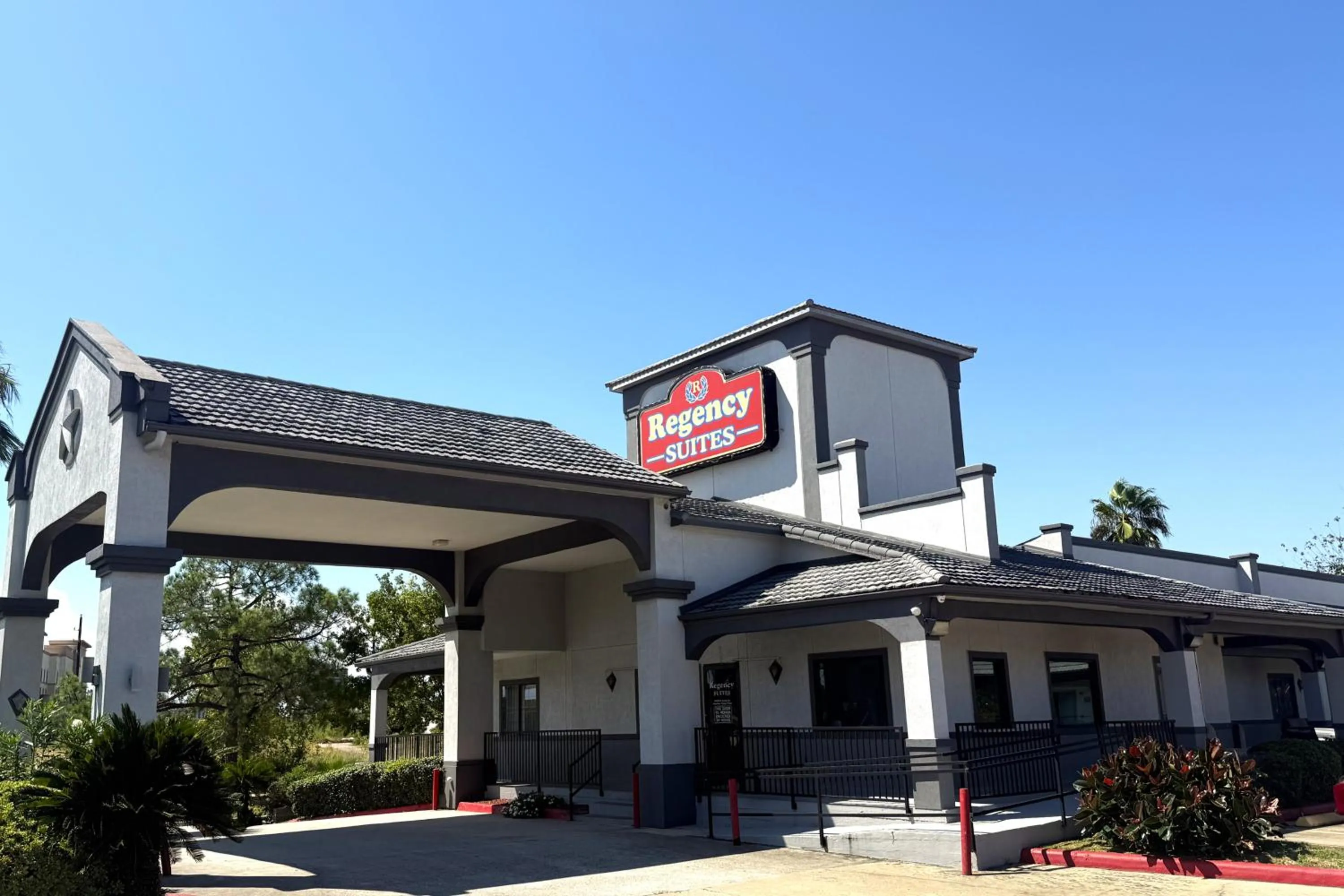 Hotel O Regency Suites Houston - IAH Beltway 8