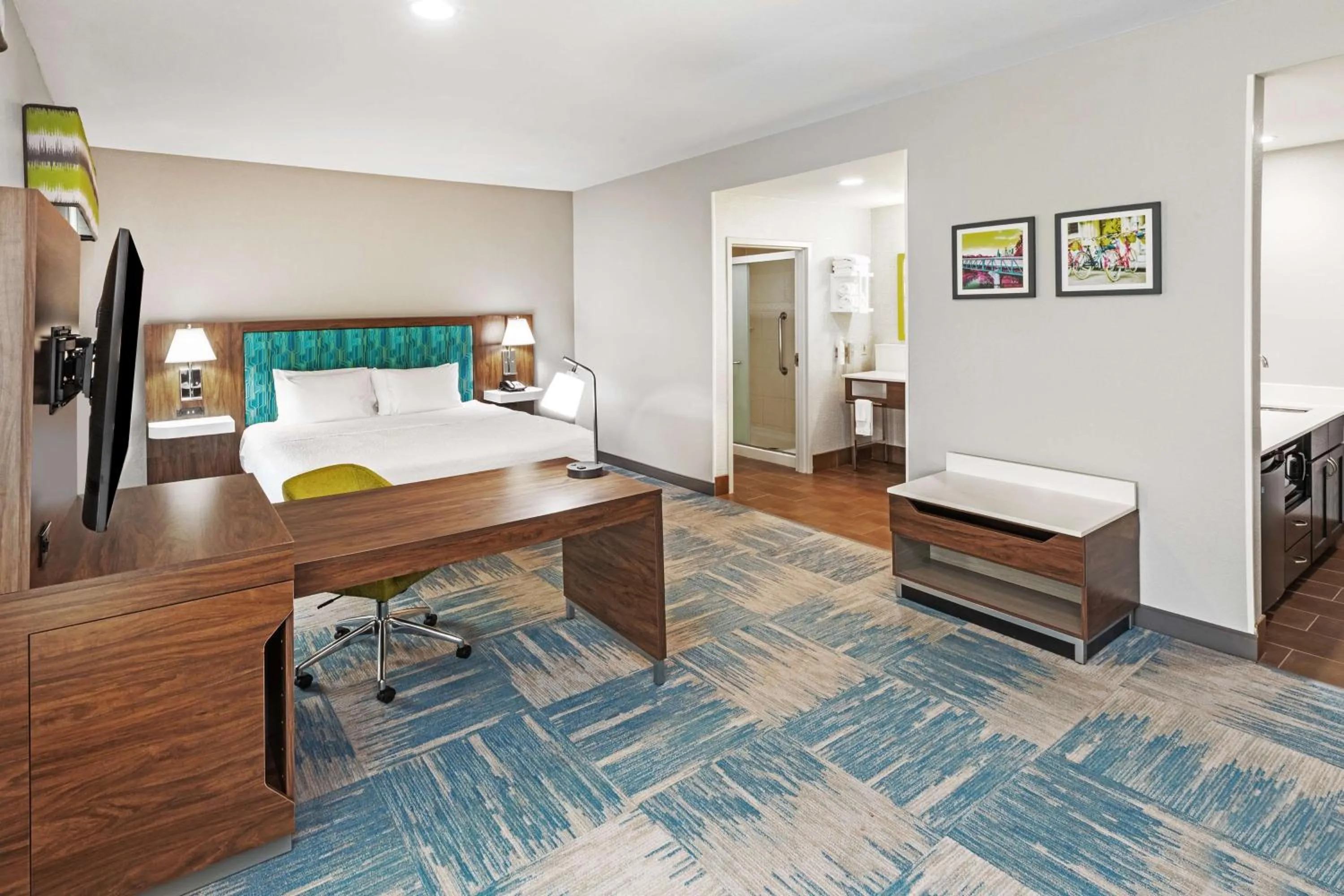 Bedroom, Bed in Hampton Inn and Suites Houston Heights I-10