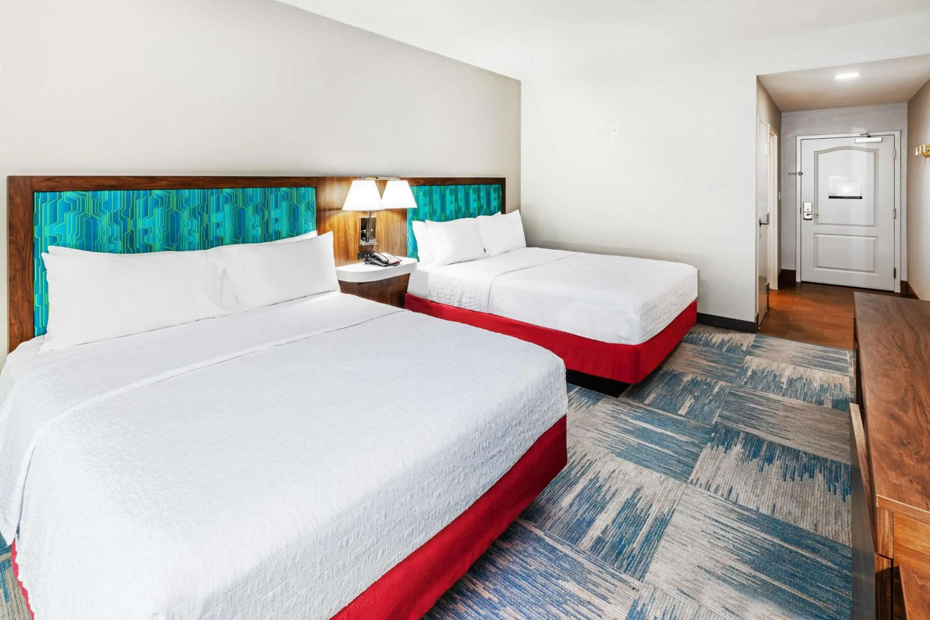 Bed in Hampton Inn and Suites Houston Heights I-10