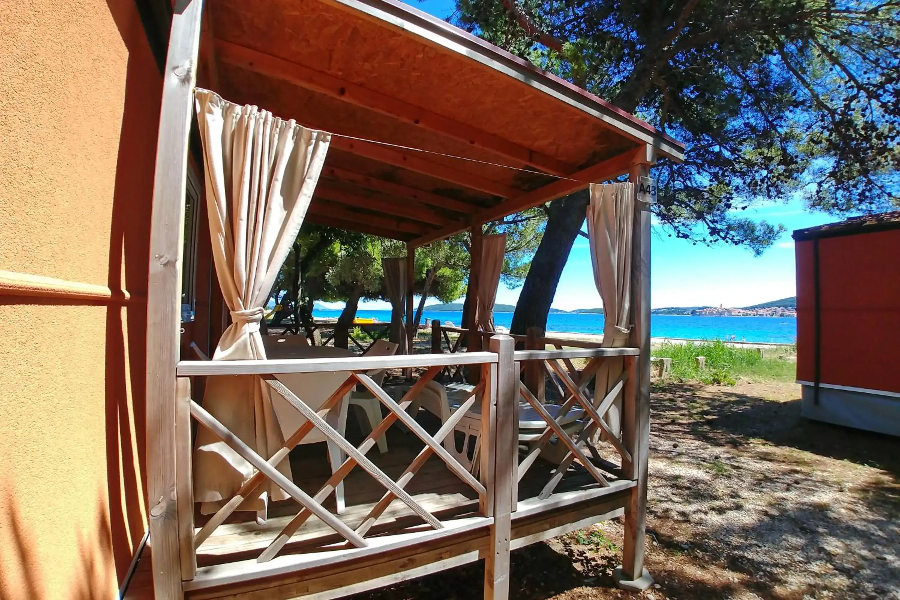 Superior Two-Bedroom Mobile Home with Partial Sea View in Mobile Homes Camp Perna - Adriatic Kampovi Superior Two-Bedroom Mobile Home with Partial Sea View in Mobile Homes Camp Perna - Adriatic Kampovi