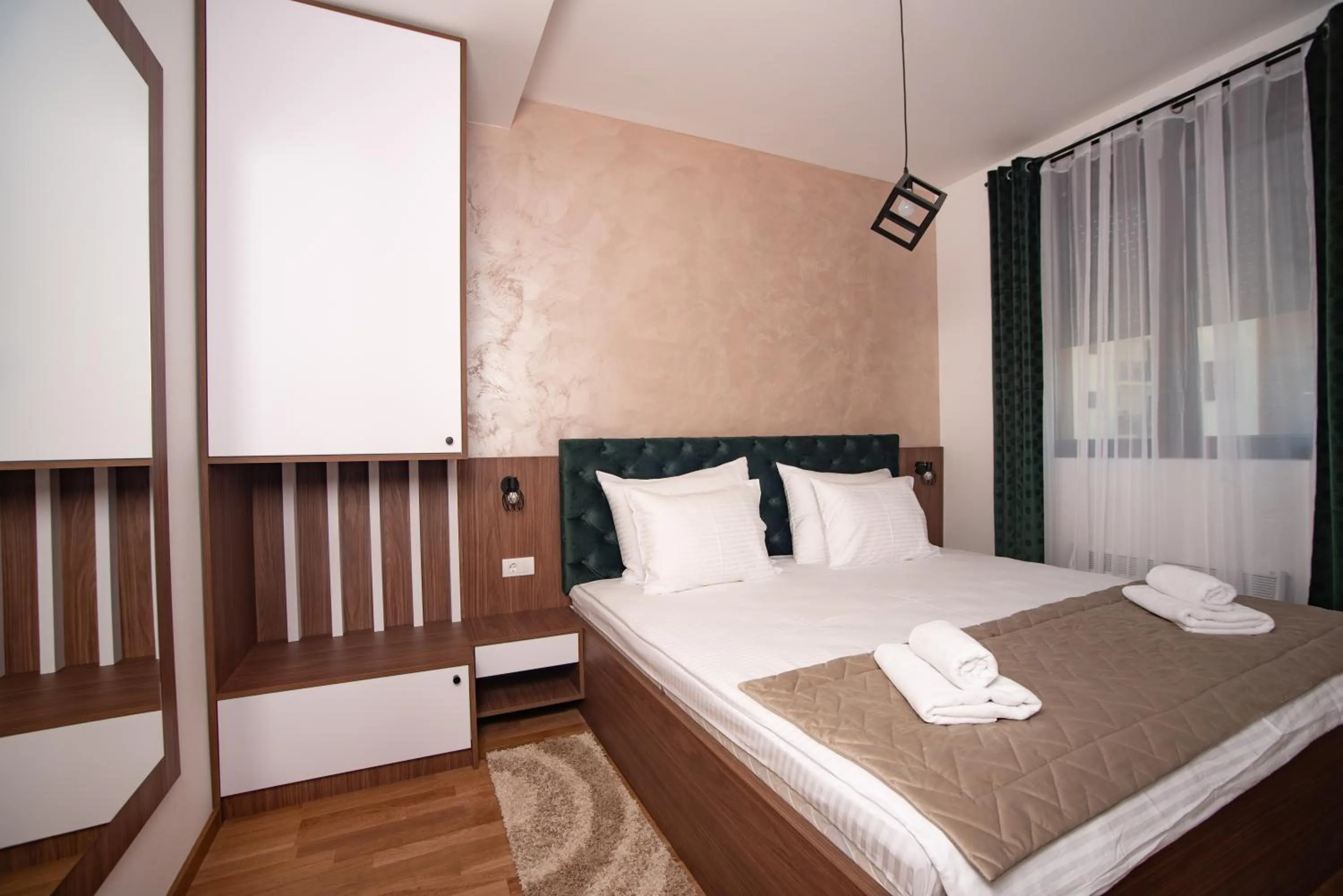 Bedroom, Bed in All Seasons Residence