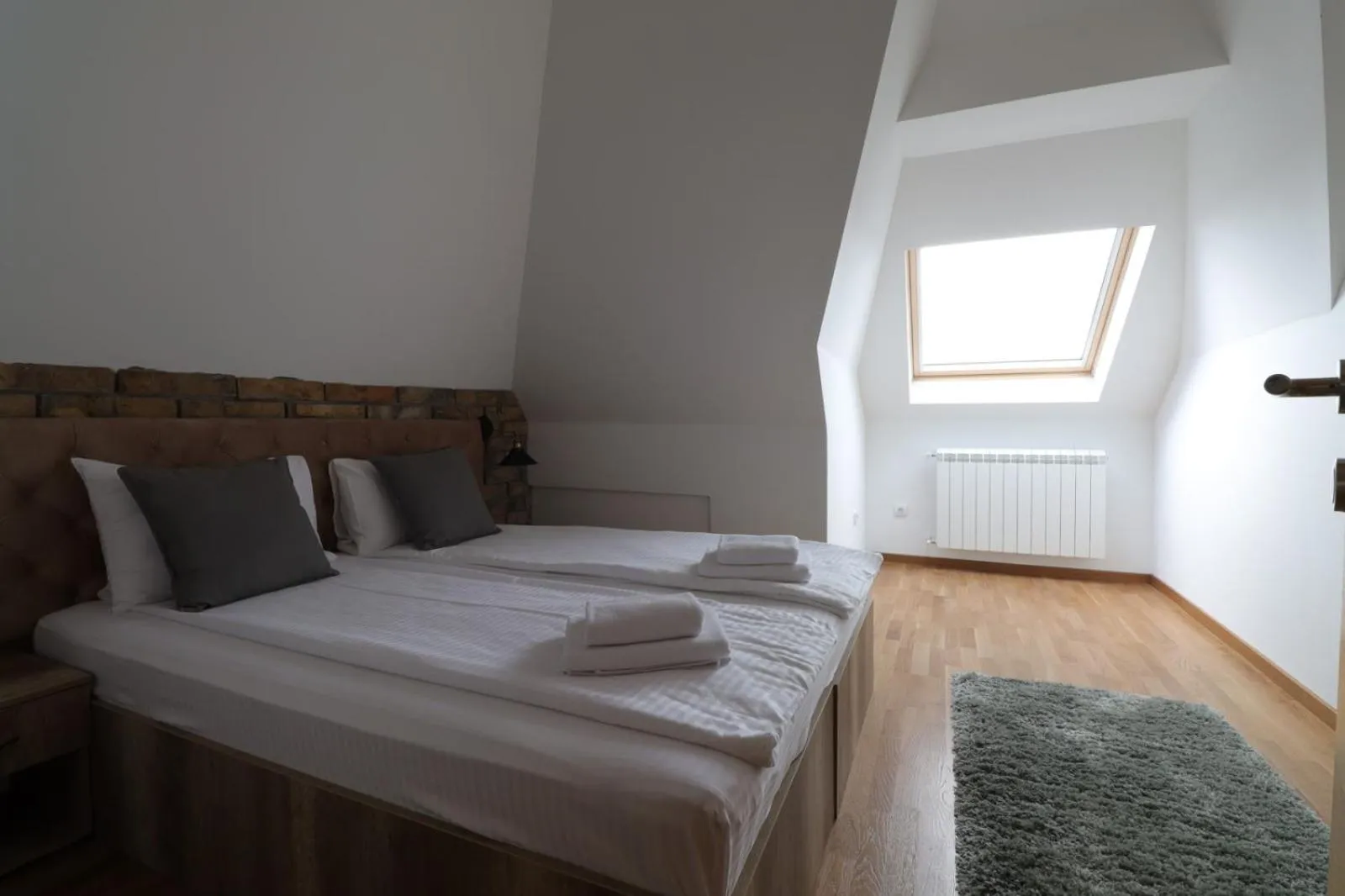 Bedroom, Bed in All Seasons Residence