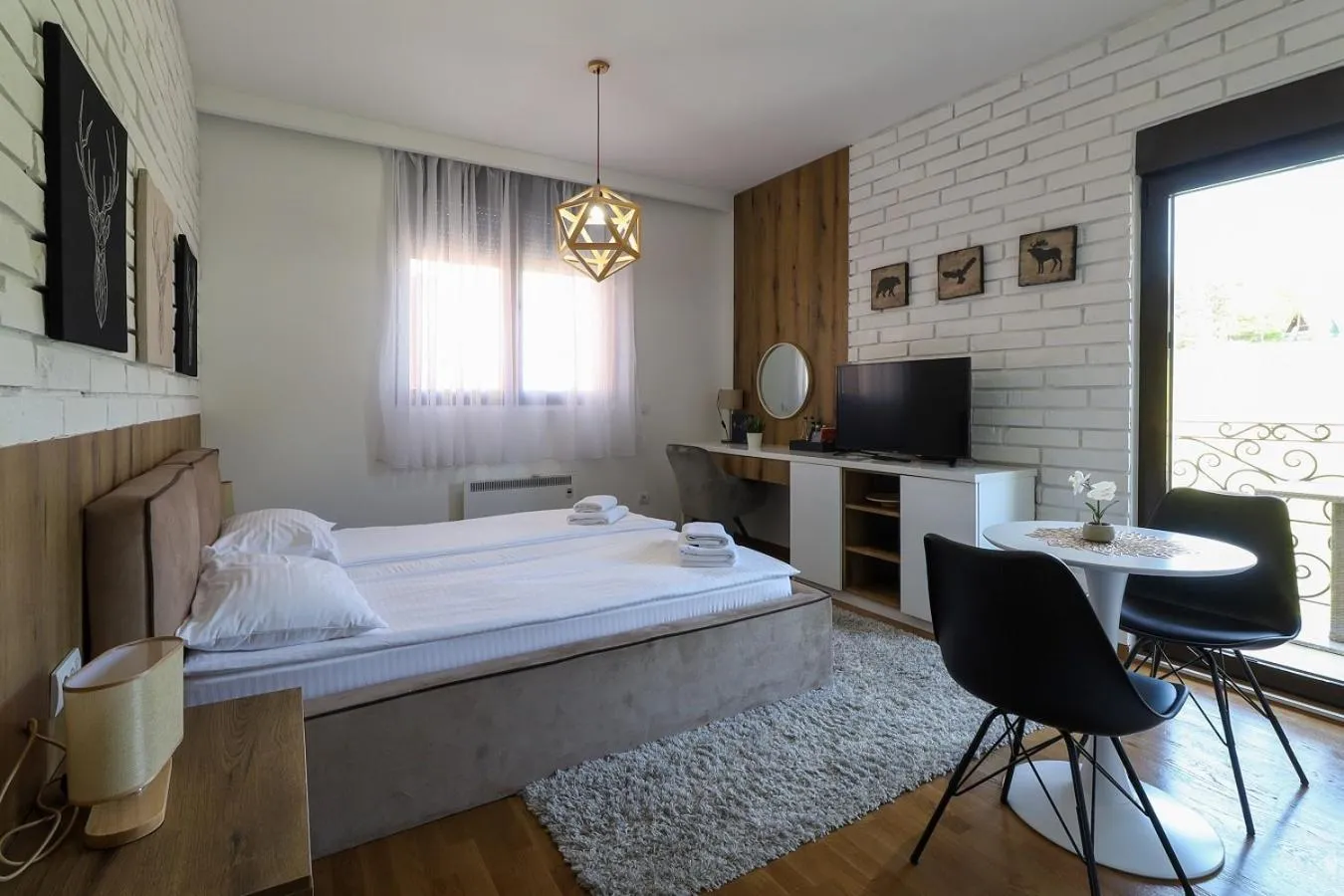 Photo of the whole room, Bed in All Seasons Residence