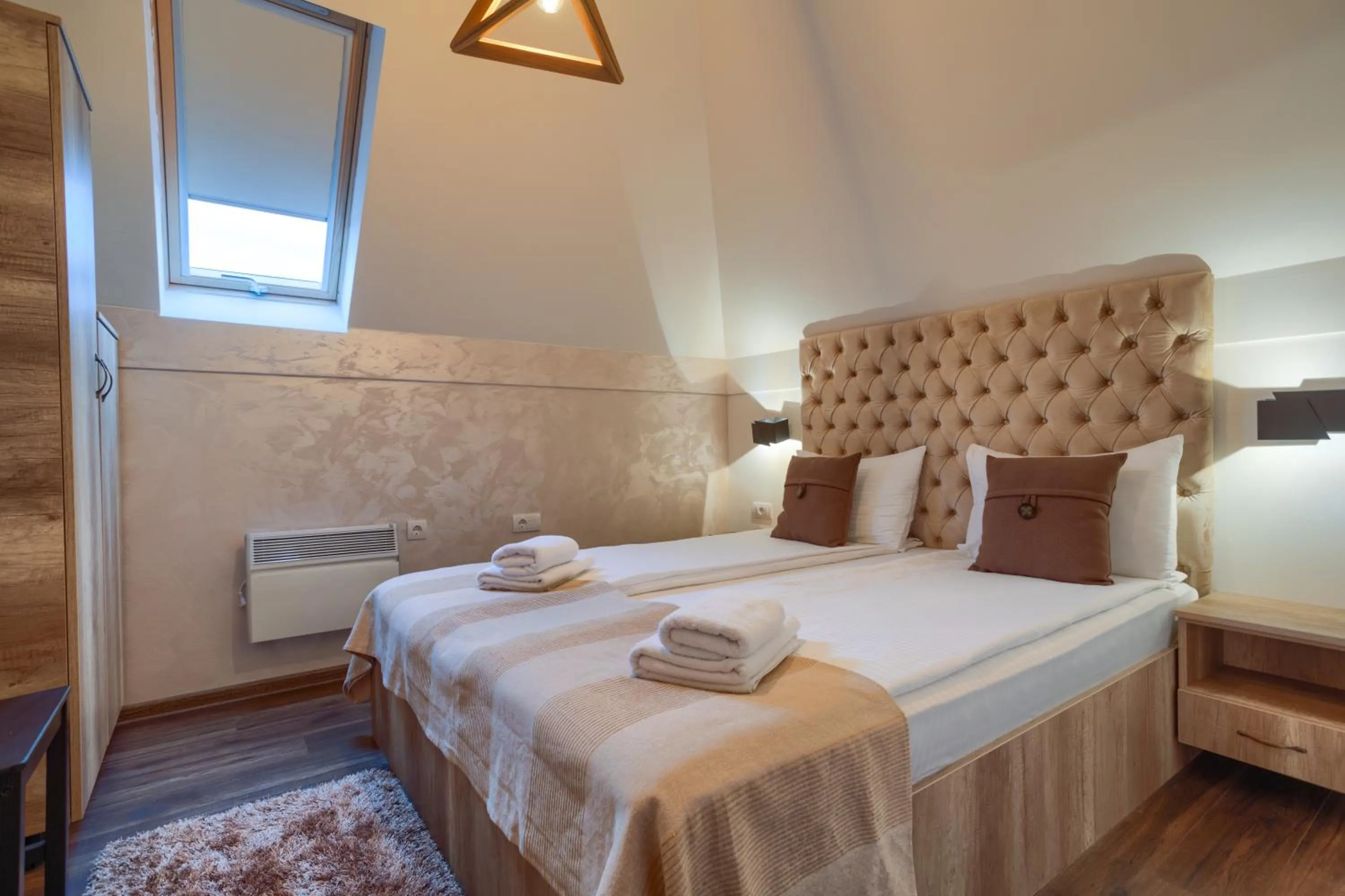 Bedroom, Bed in All Seasons Residence