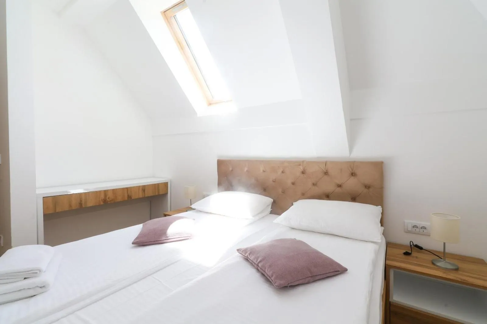 Bedroom, Bed in All Seasons Residence