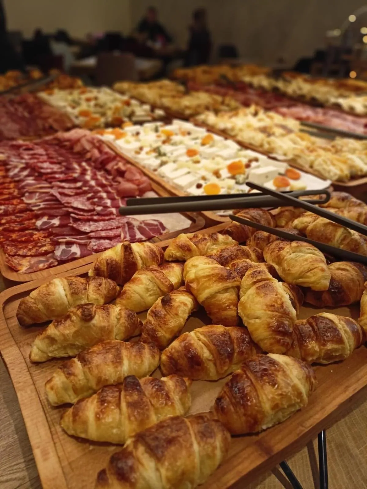 Food and drinks in All Seasons Residence