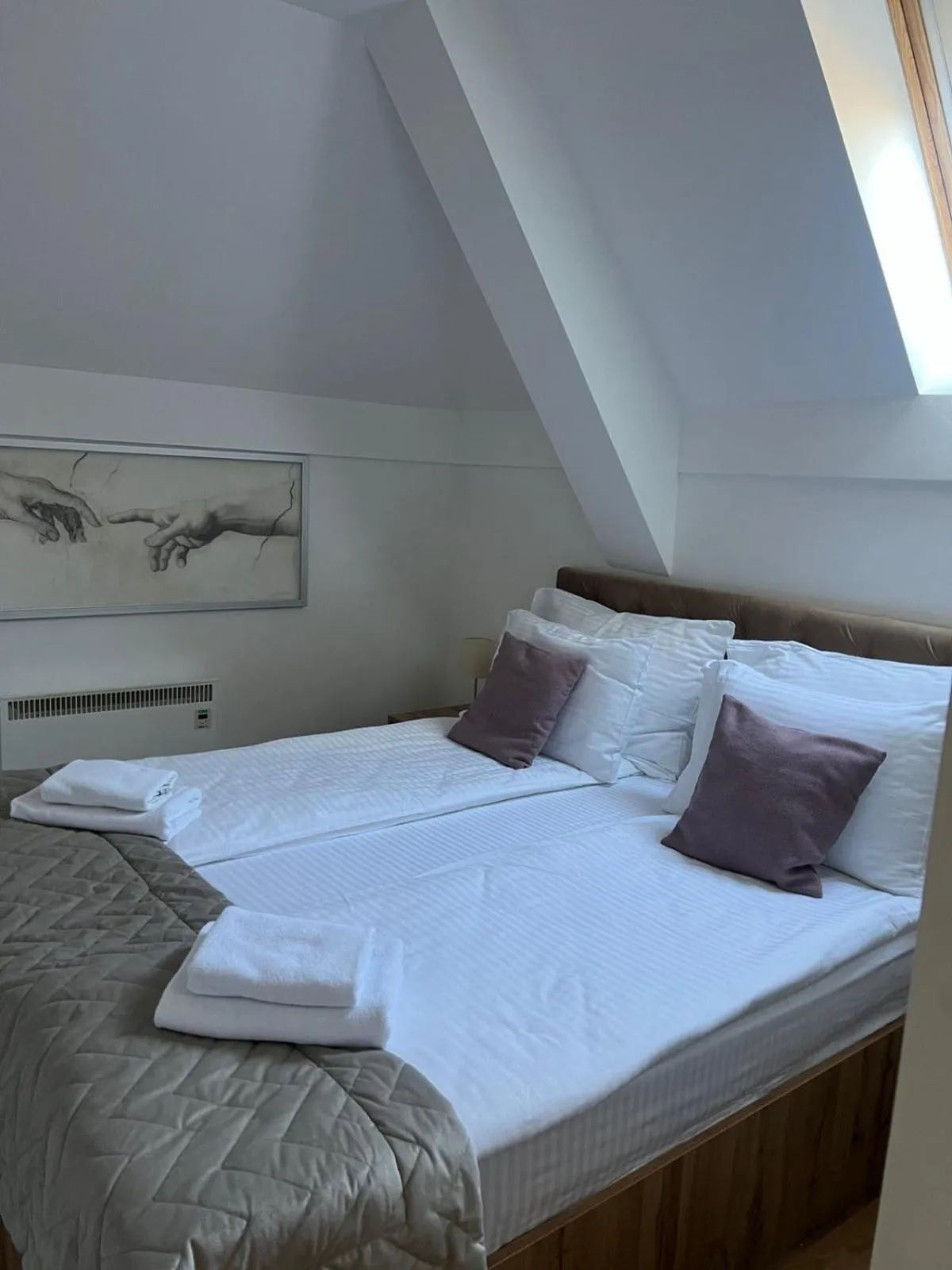 Bedroom, Bed in All Seasons Residence