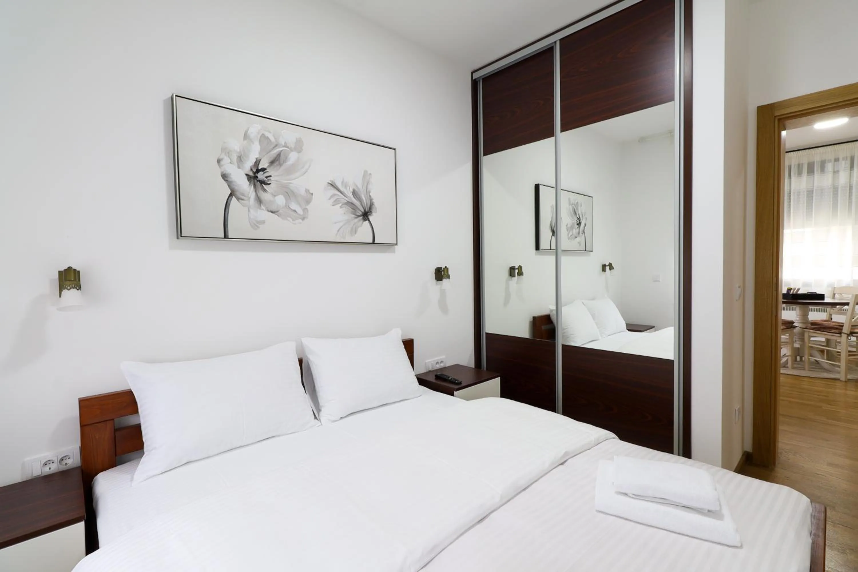 Bedroom, Bed in All Seasons Residence