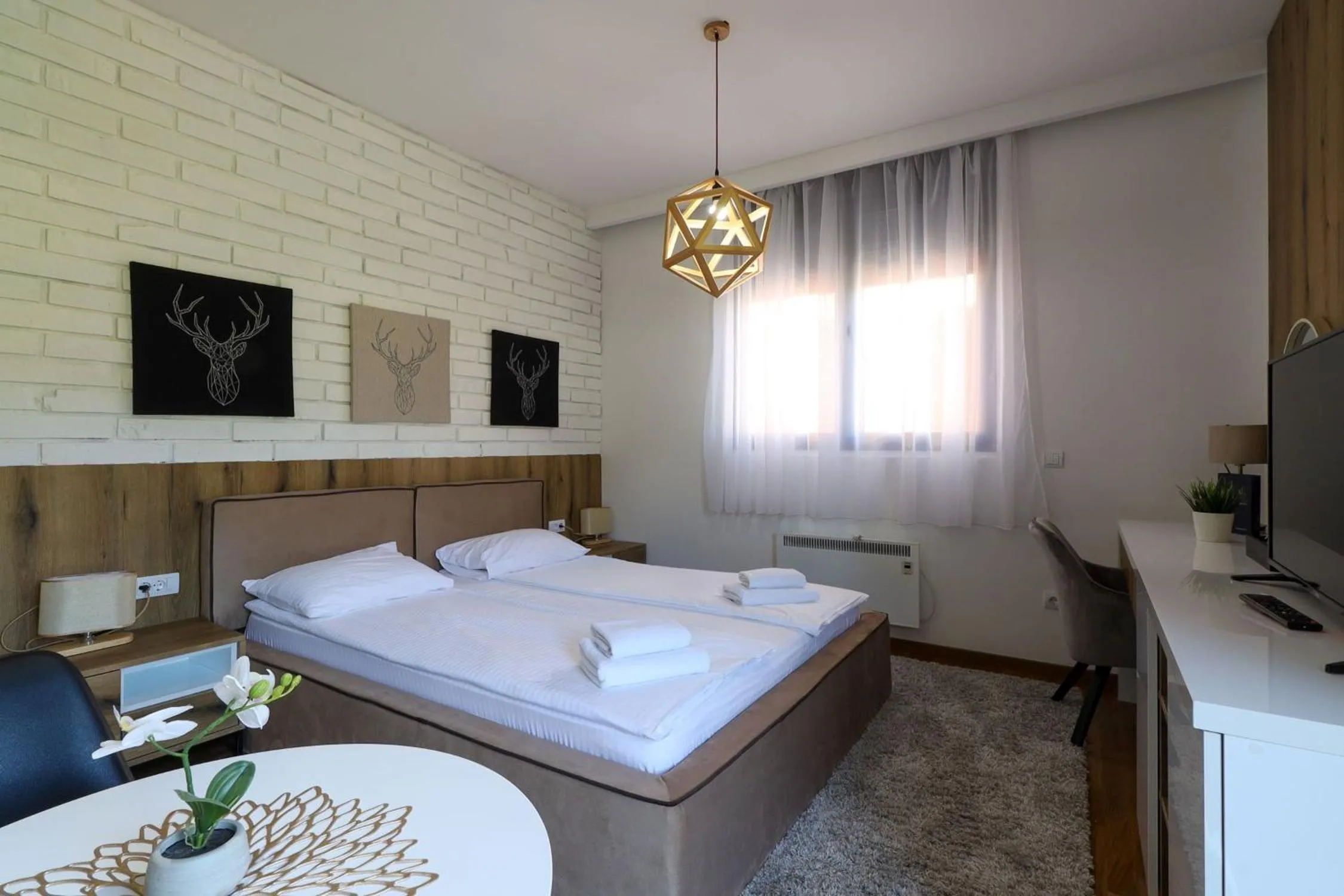 Photo of the whole room, Bed in All Seasons Residence